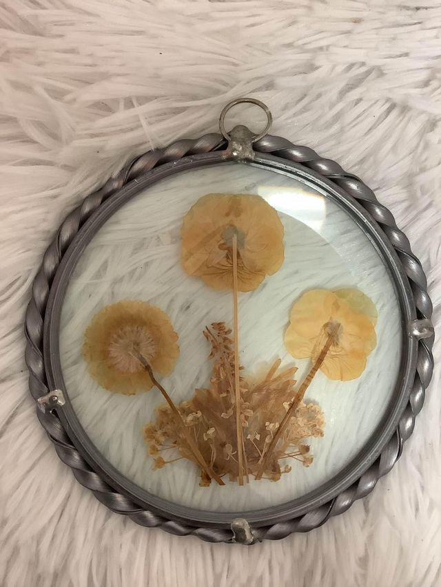 Pressed flower frame wall decor image 2