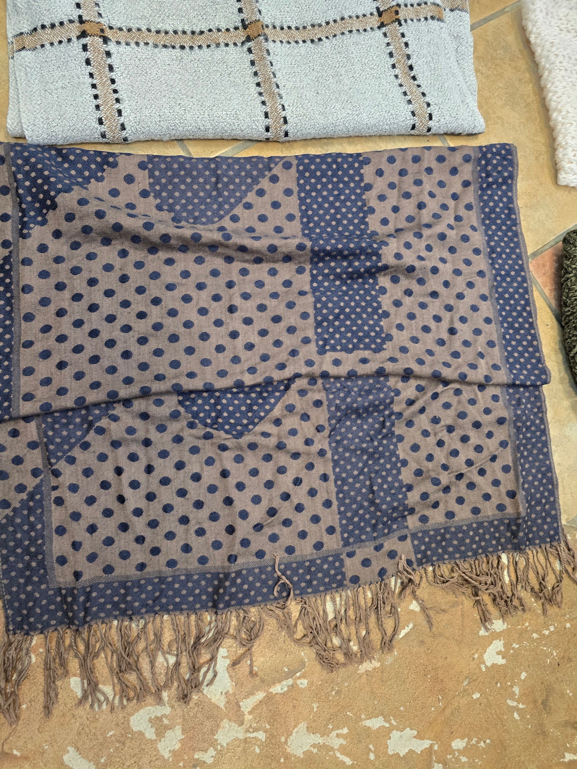 Large scarf  image 2