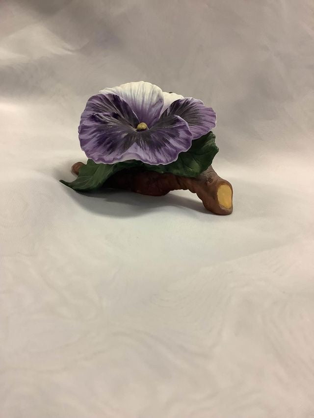 Pansy flower statue 2.5 inches long image 5