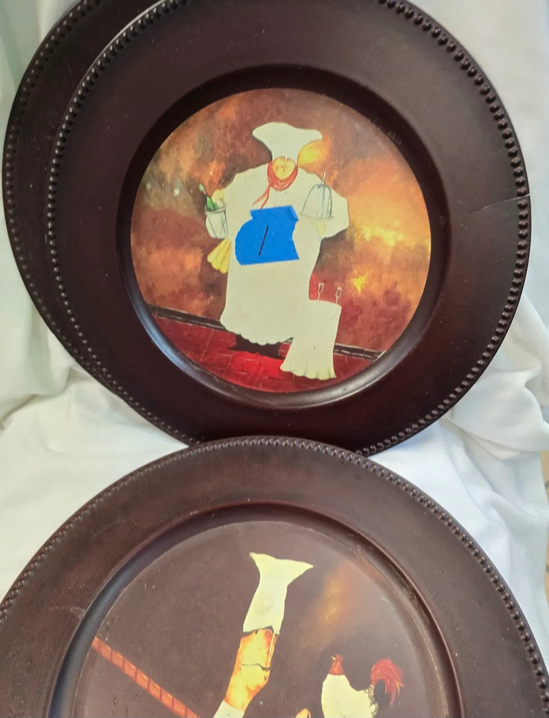 4 Serving chargers image 0