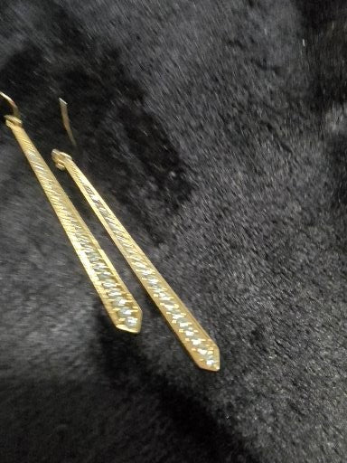 Earring image 1