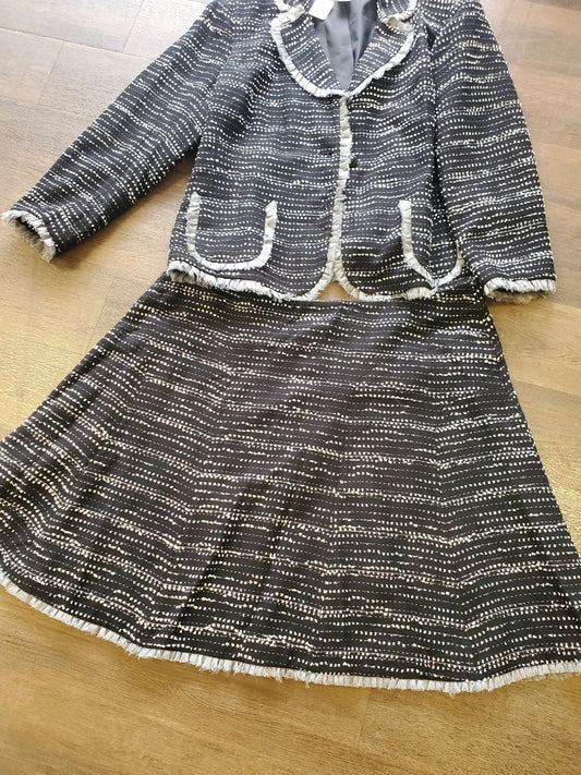 Style midnight velvet skirt suit size 24 image 0