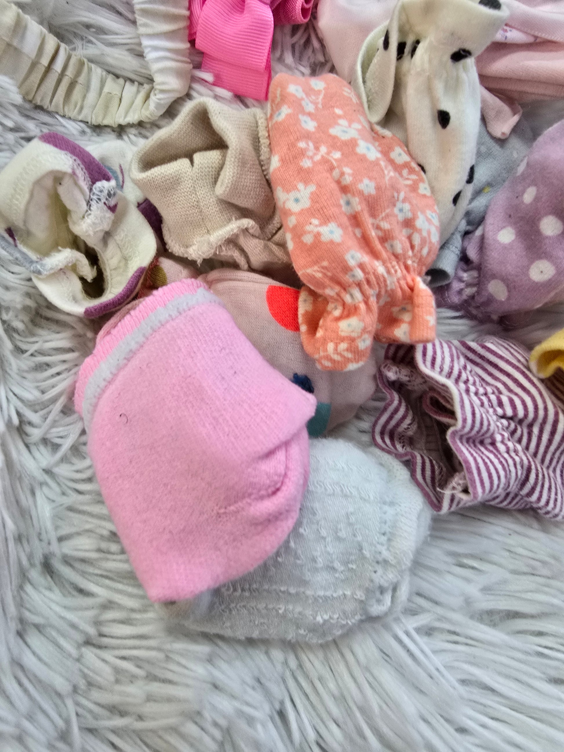 Baby girl accessories MITTENS AND BOWS image 2