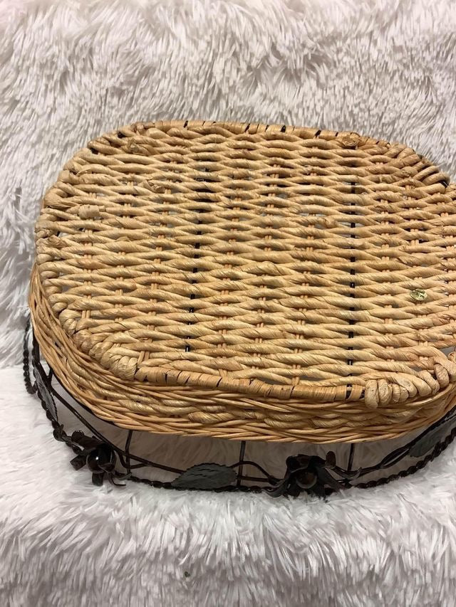 Metal Flower Themed Basket image 3