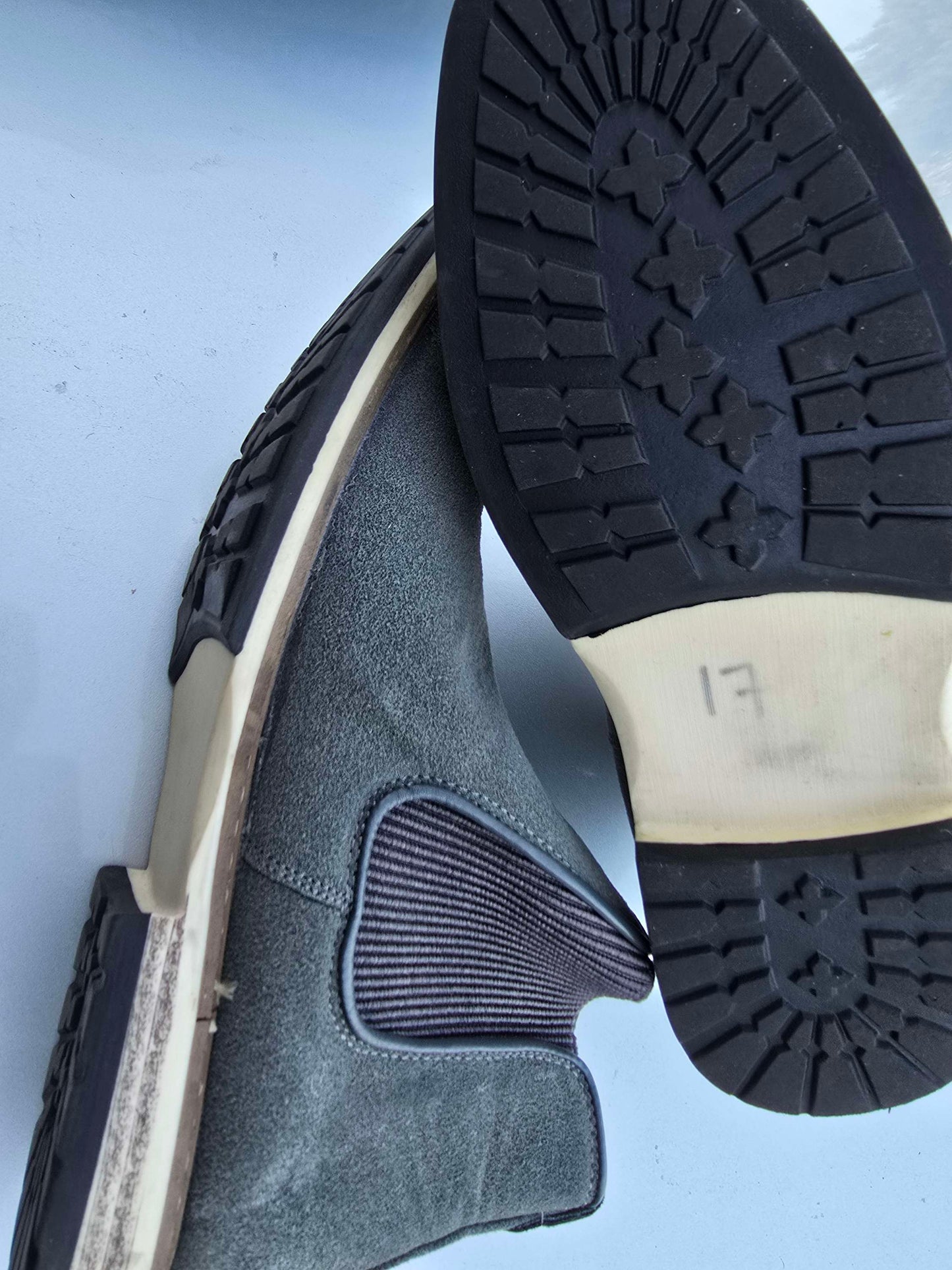 Men shoe size 7 image 5