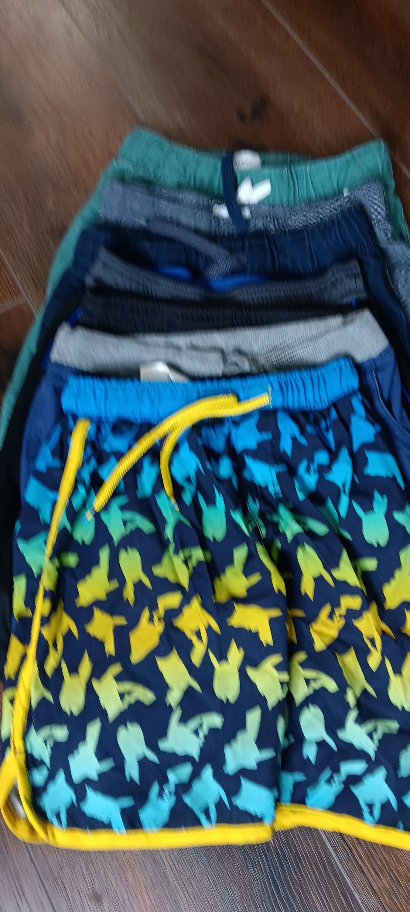 set of Boys shorts size (m) image 8