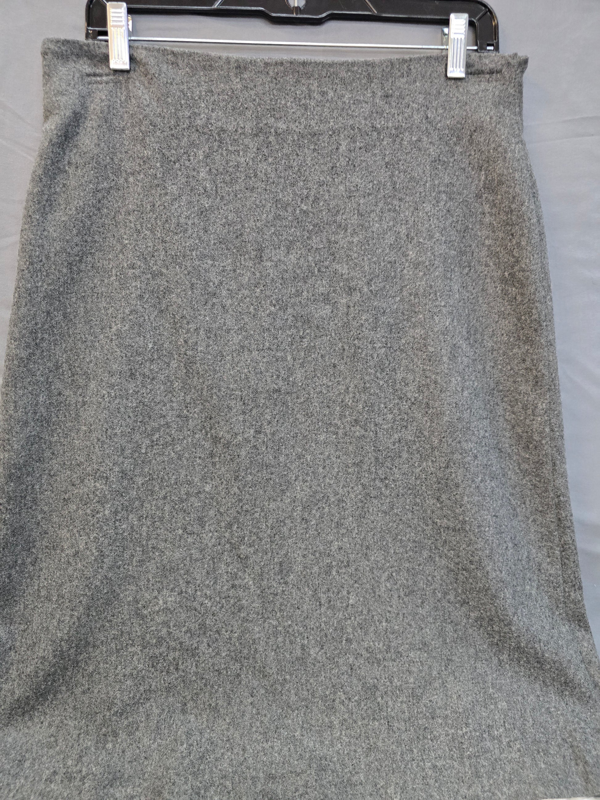 Gap Stretch knees length skirt size 8 image 1