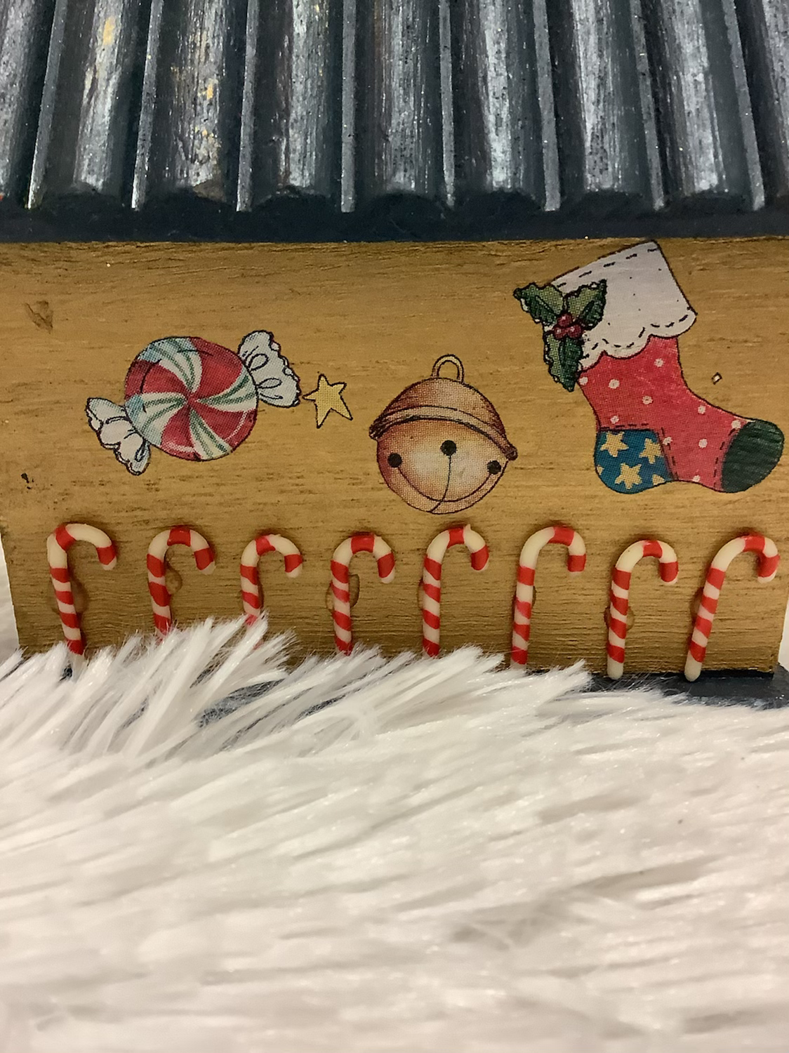 Christmas Themed Bird House image 2