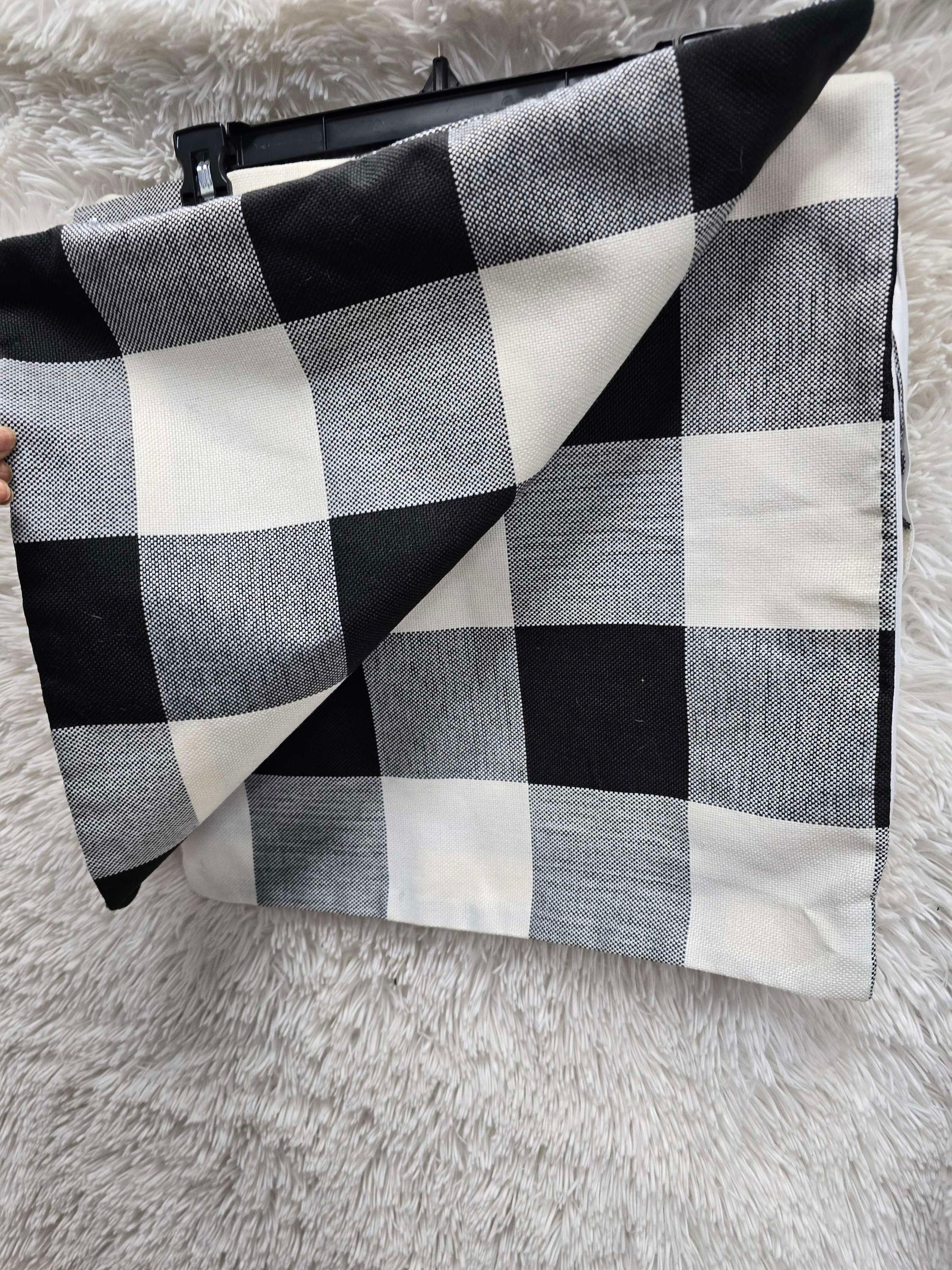 Pair plaid black and gray pillows image 4