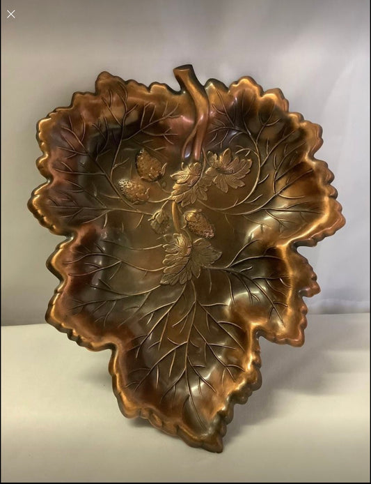 Copper serving dish decor image 0