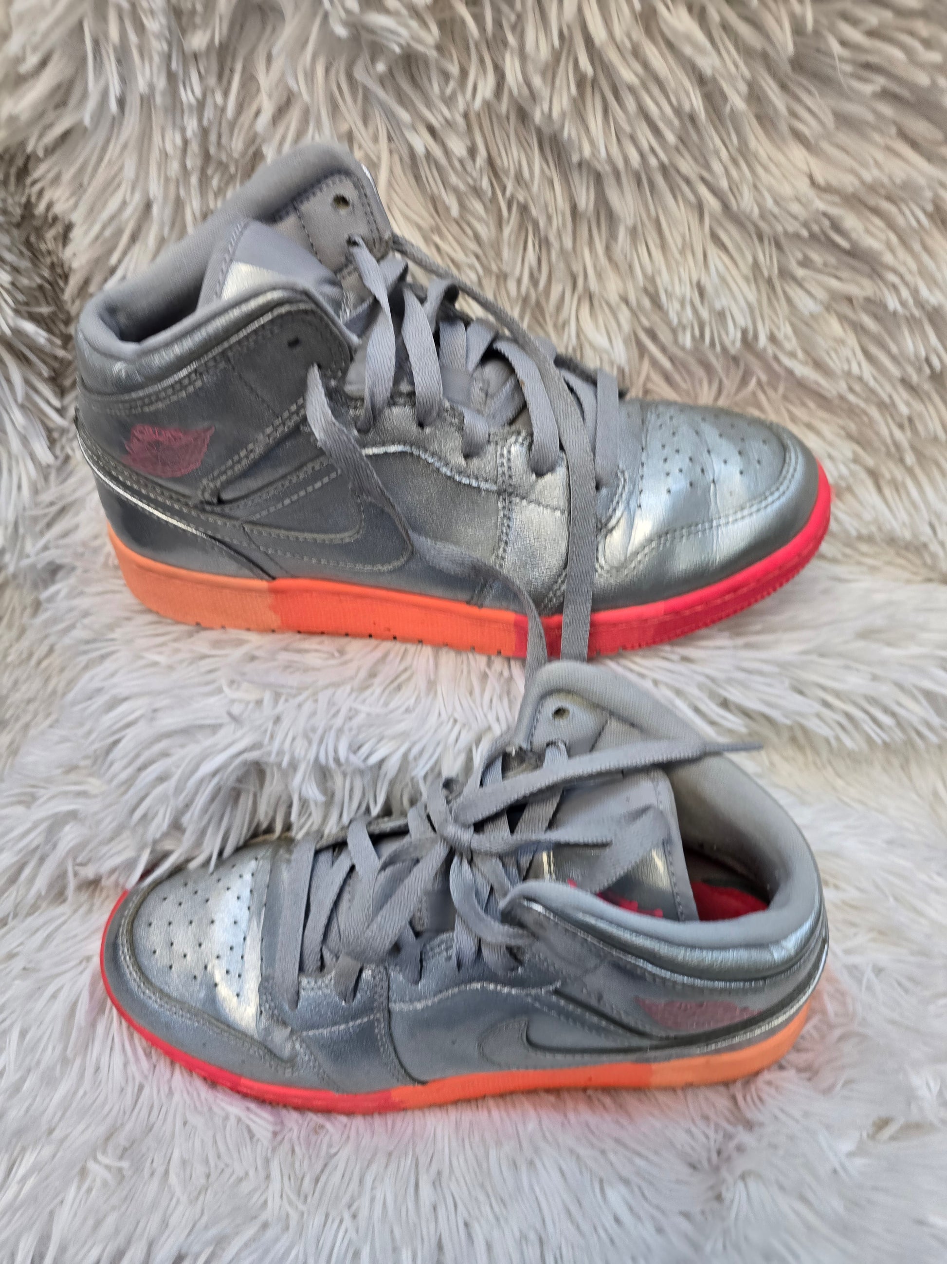 Nike Air Jordan 1 Mid GS Sneakers Metallic Silver Pink Crimson US Youth Size 5y image 3