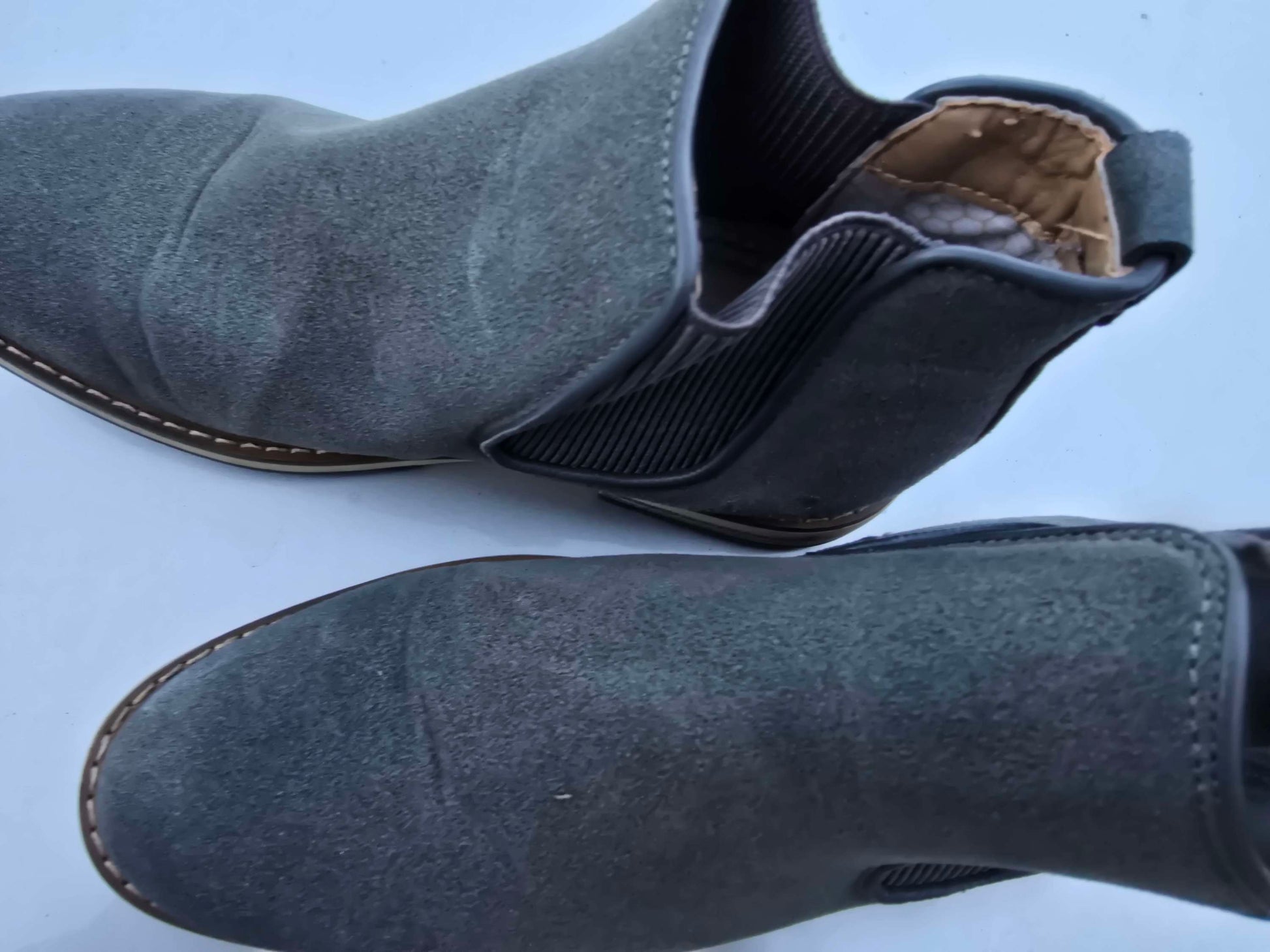 Men shoe size 7 image 2