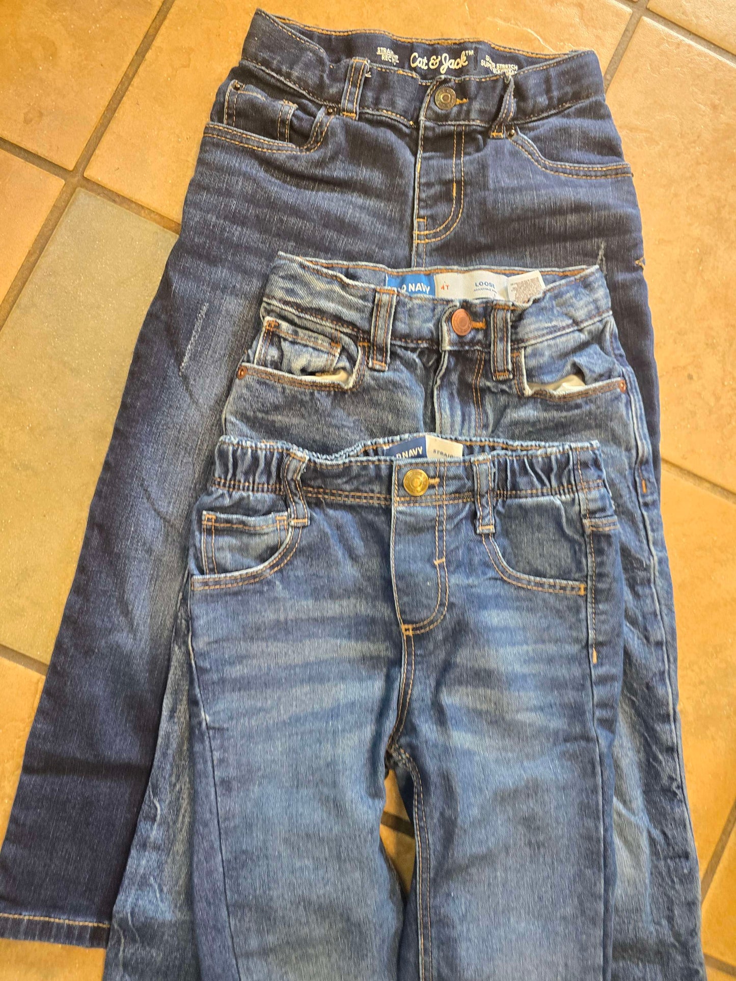 Set of 3 boy 4t jeans image 2