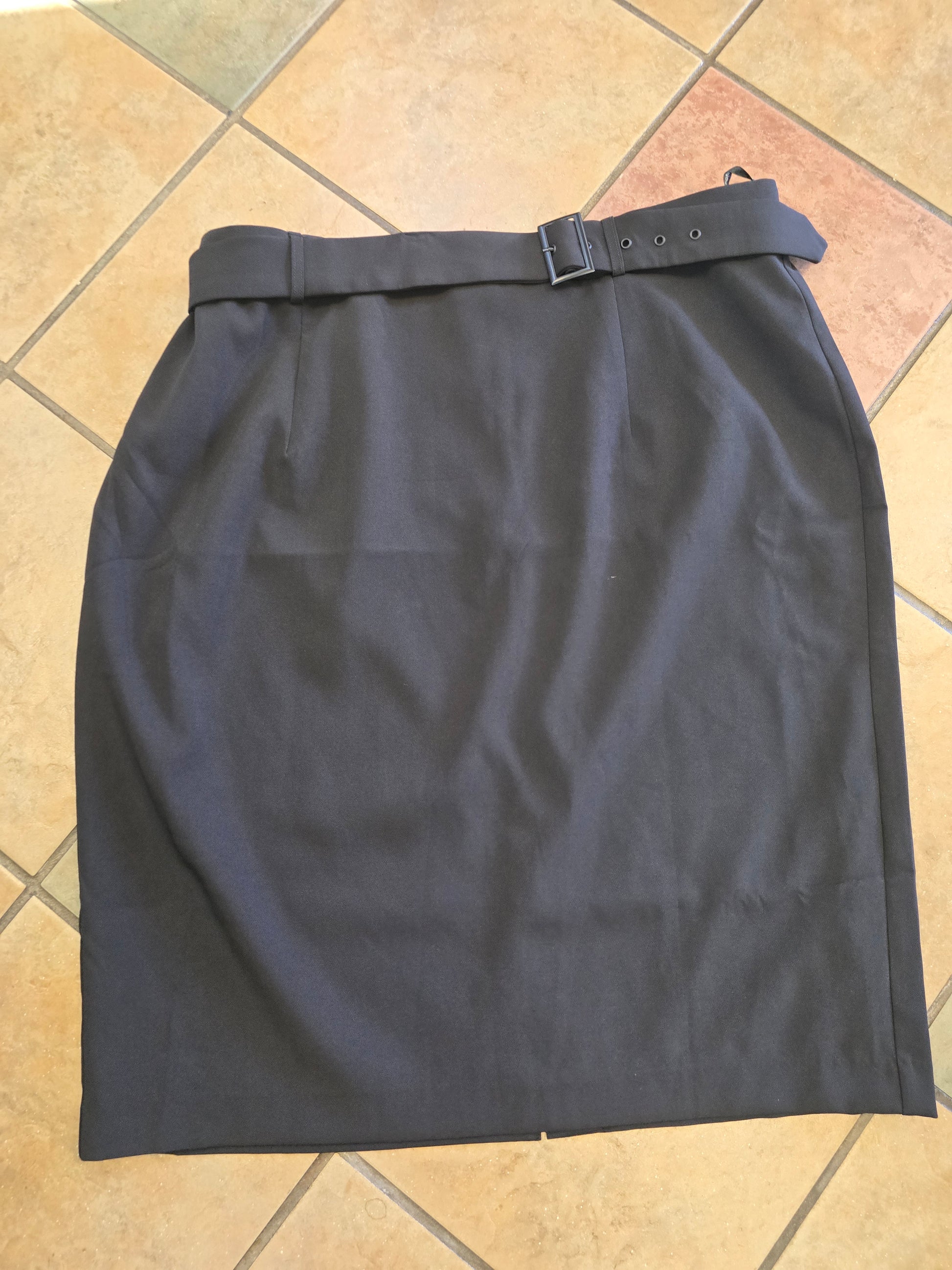 City Chic black skirt size 22 image 3