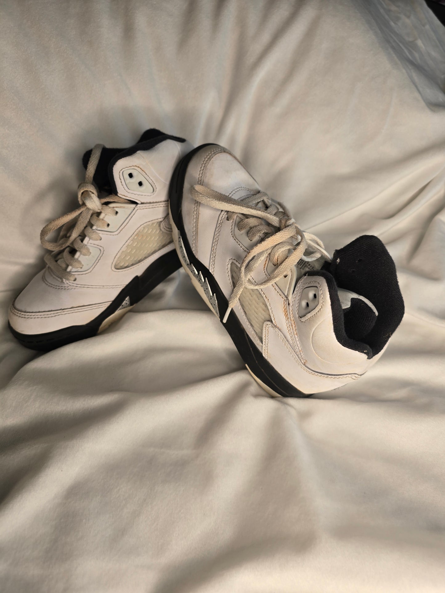 Jordan Youth White & Black Basketball Sneakers image 2