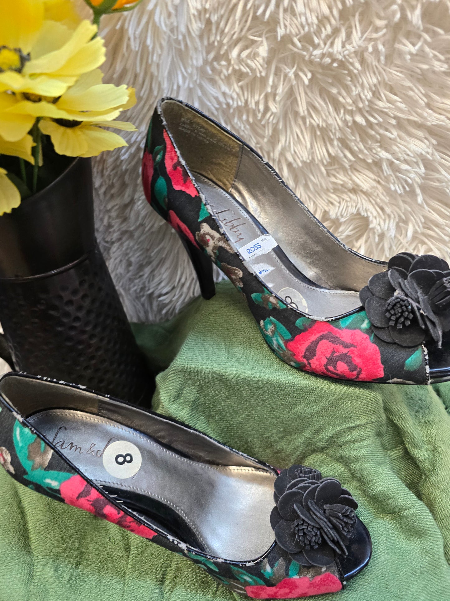 Saam and Libby heel size 8 image 1