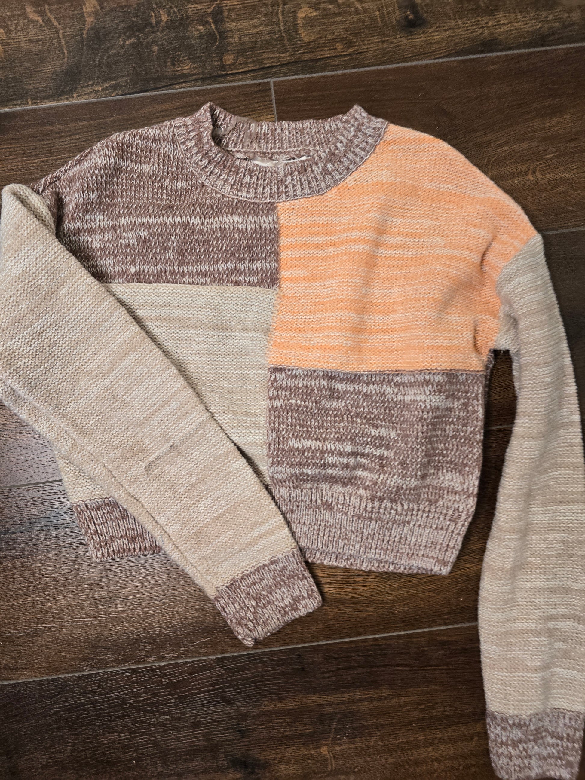 Crop top sweater size M image 4