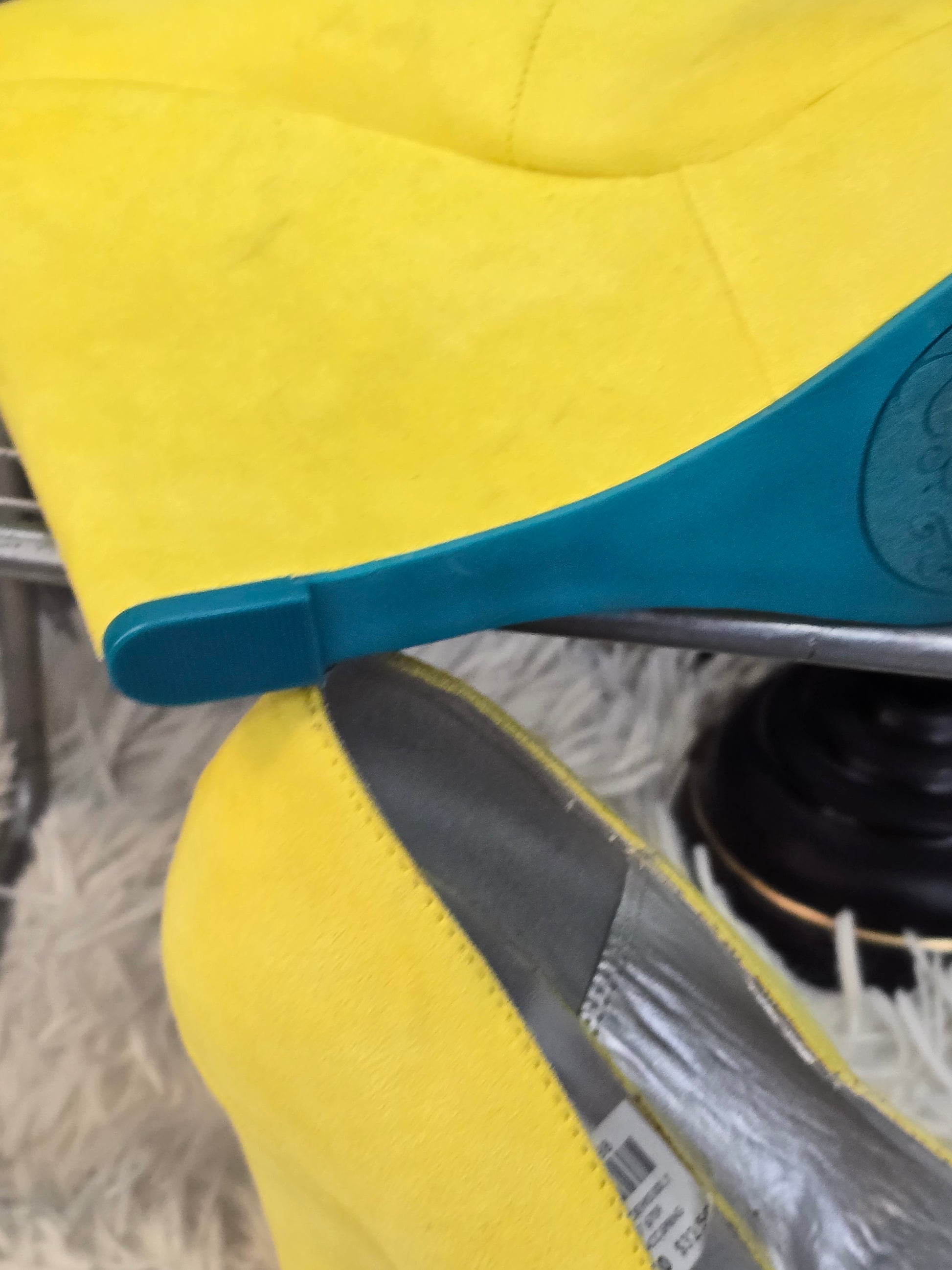 Yellow shoe size 10 image 5