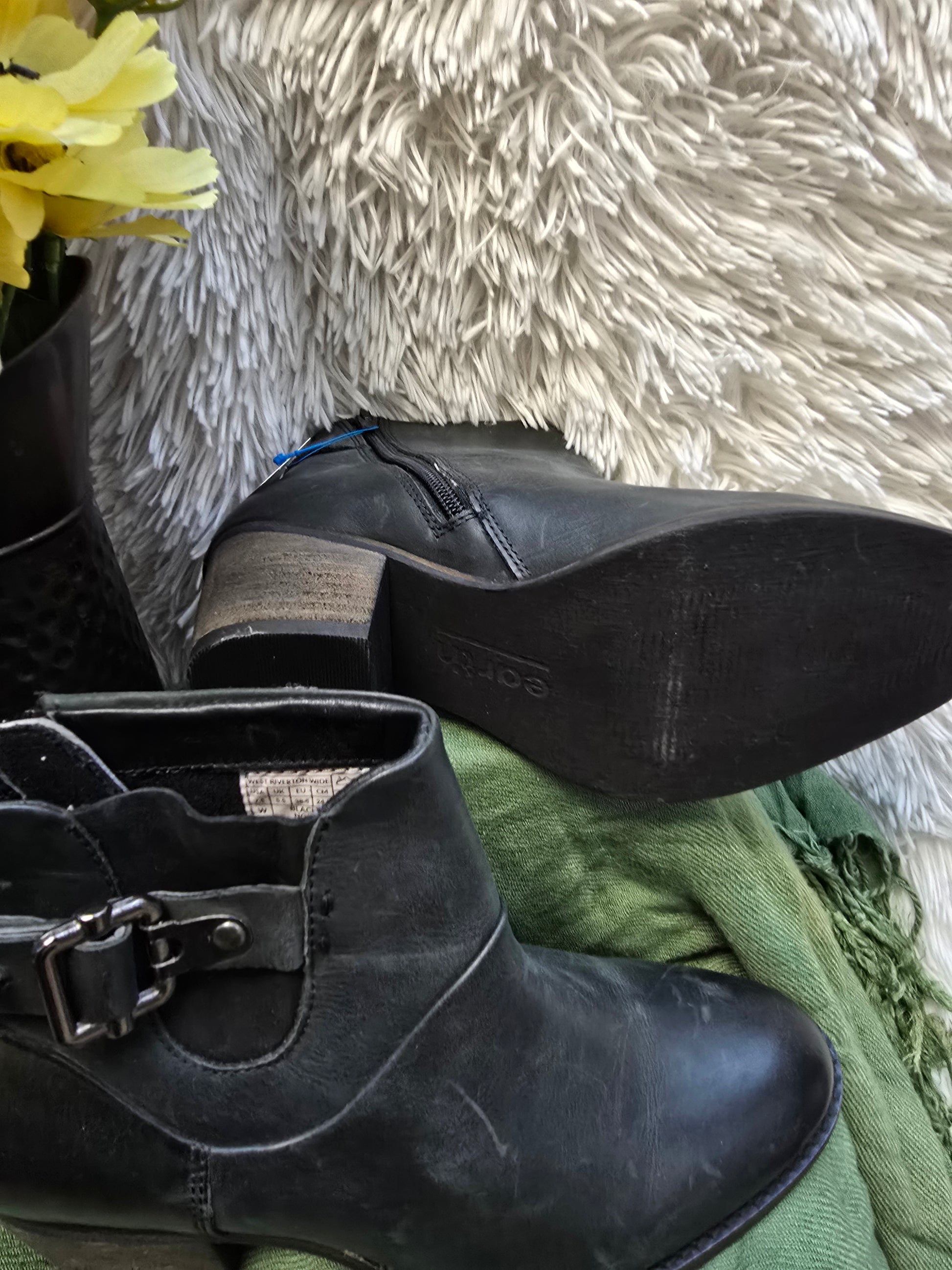 EARTH ANKLE BOOTS Women's 6 West Riverton Black Leather Booties size 7.5 image 3