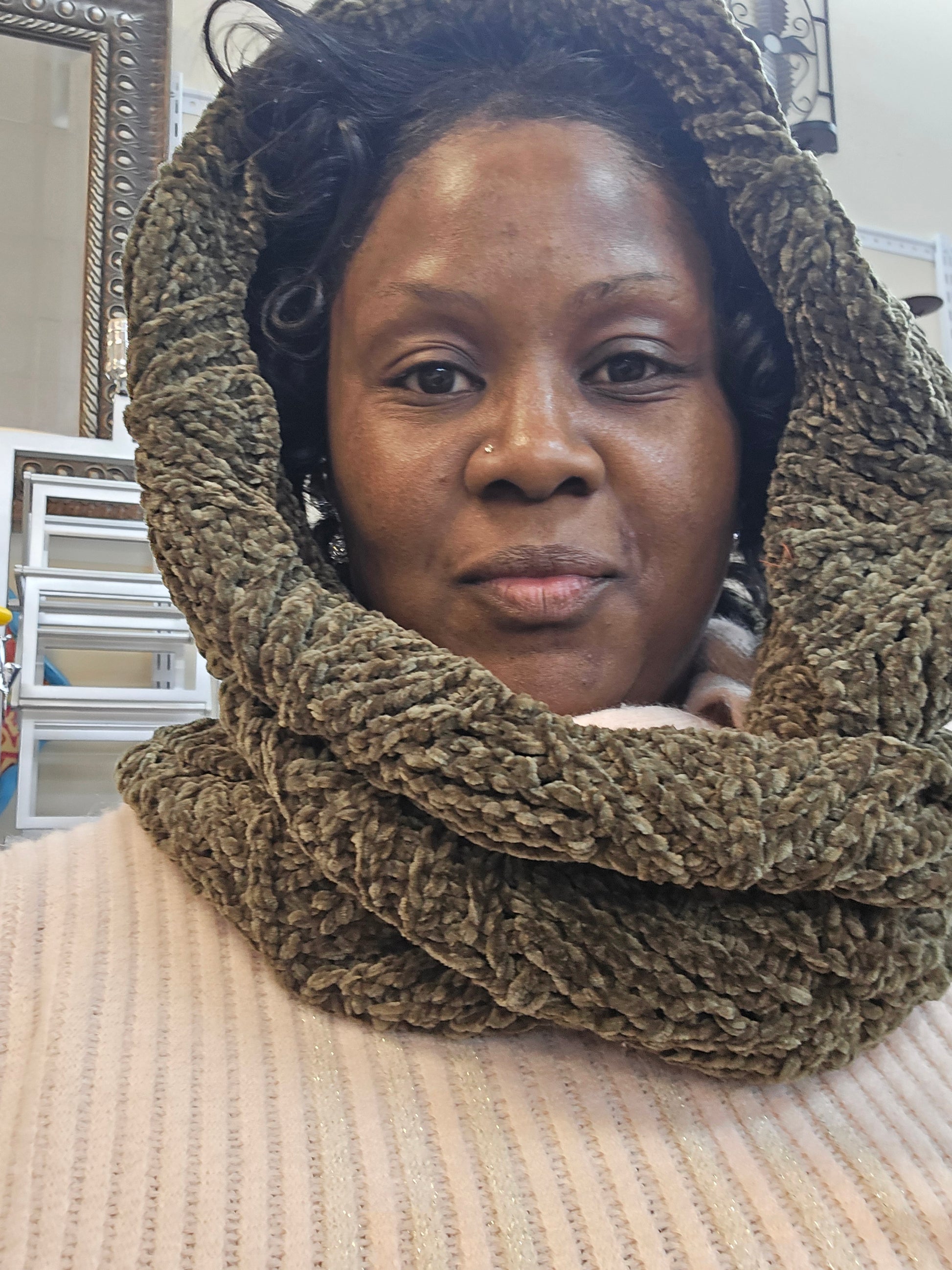 Neck scarf image 1