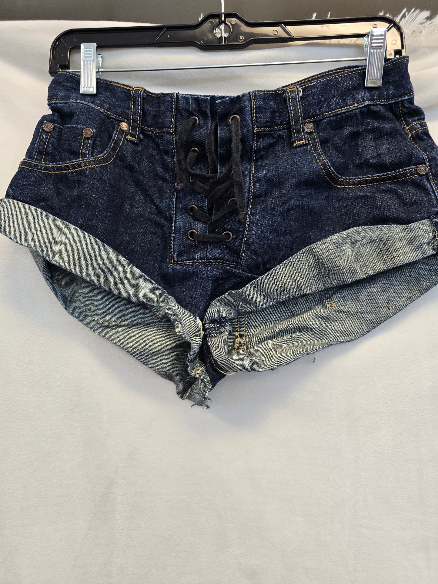 One x one teaspoon shorts size 25 image 3