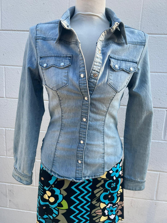Jeans button front shirt Love culture M image 1