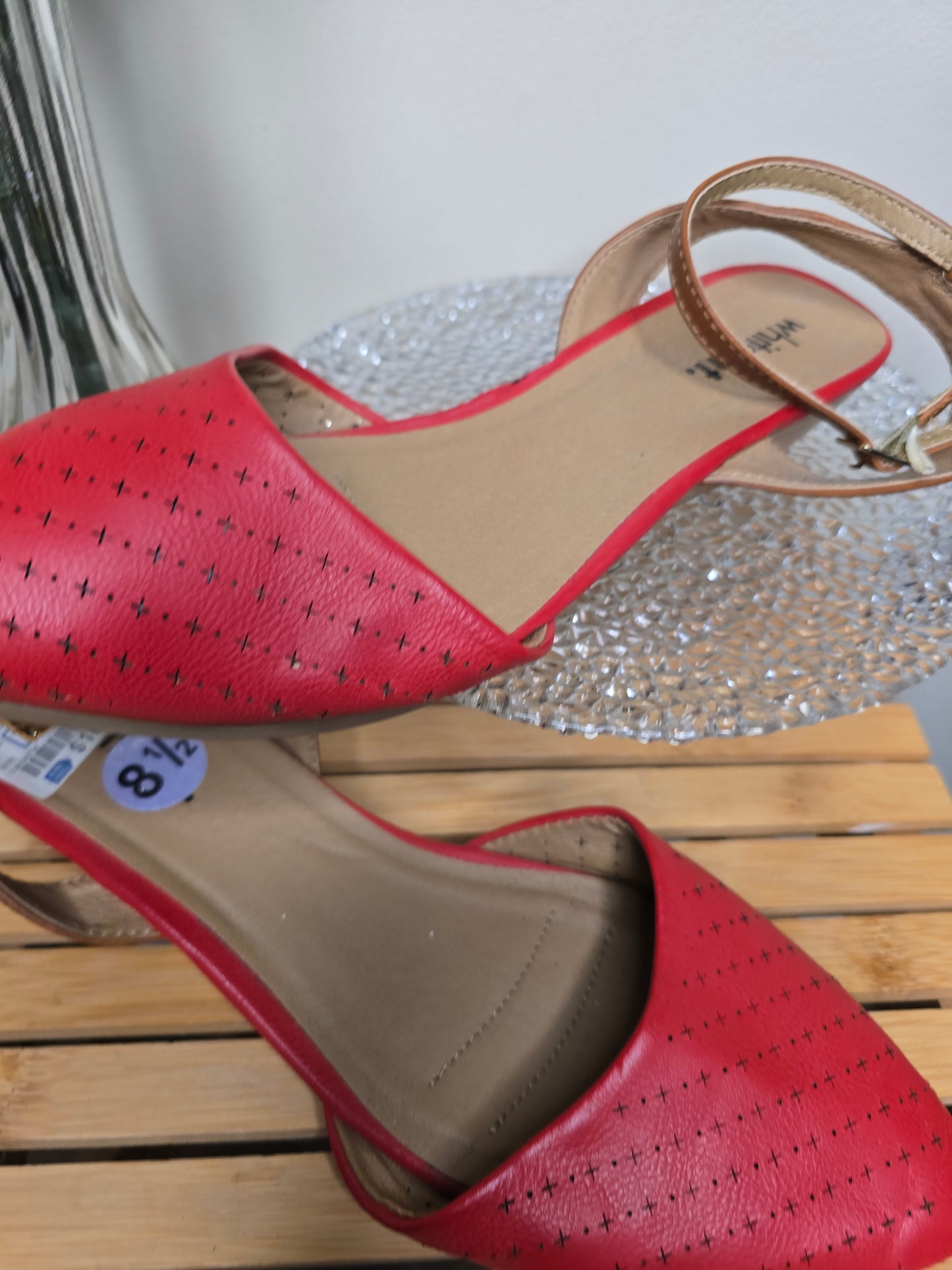 Red women summer flats size 8.5 image 5