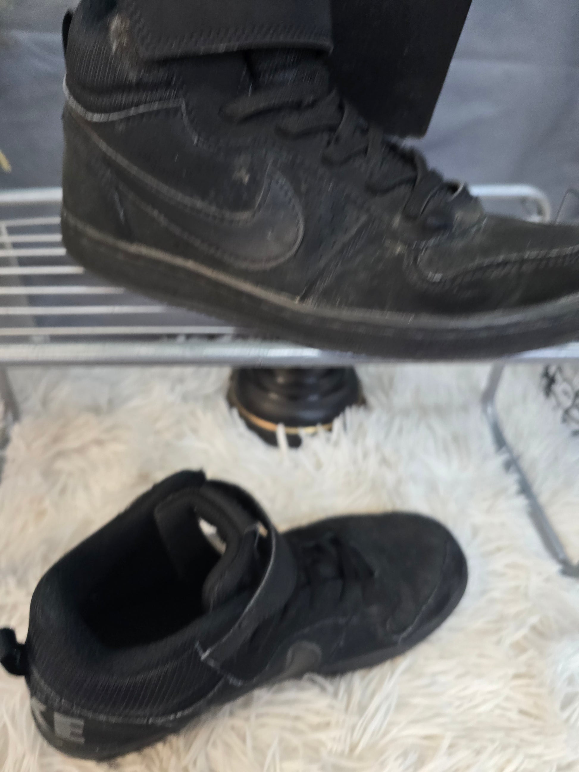 Nike youth size 2 image 7