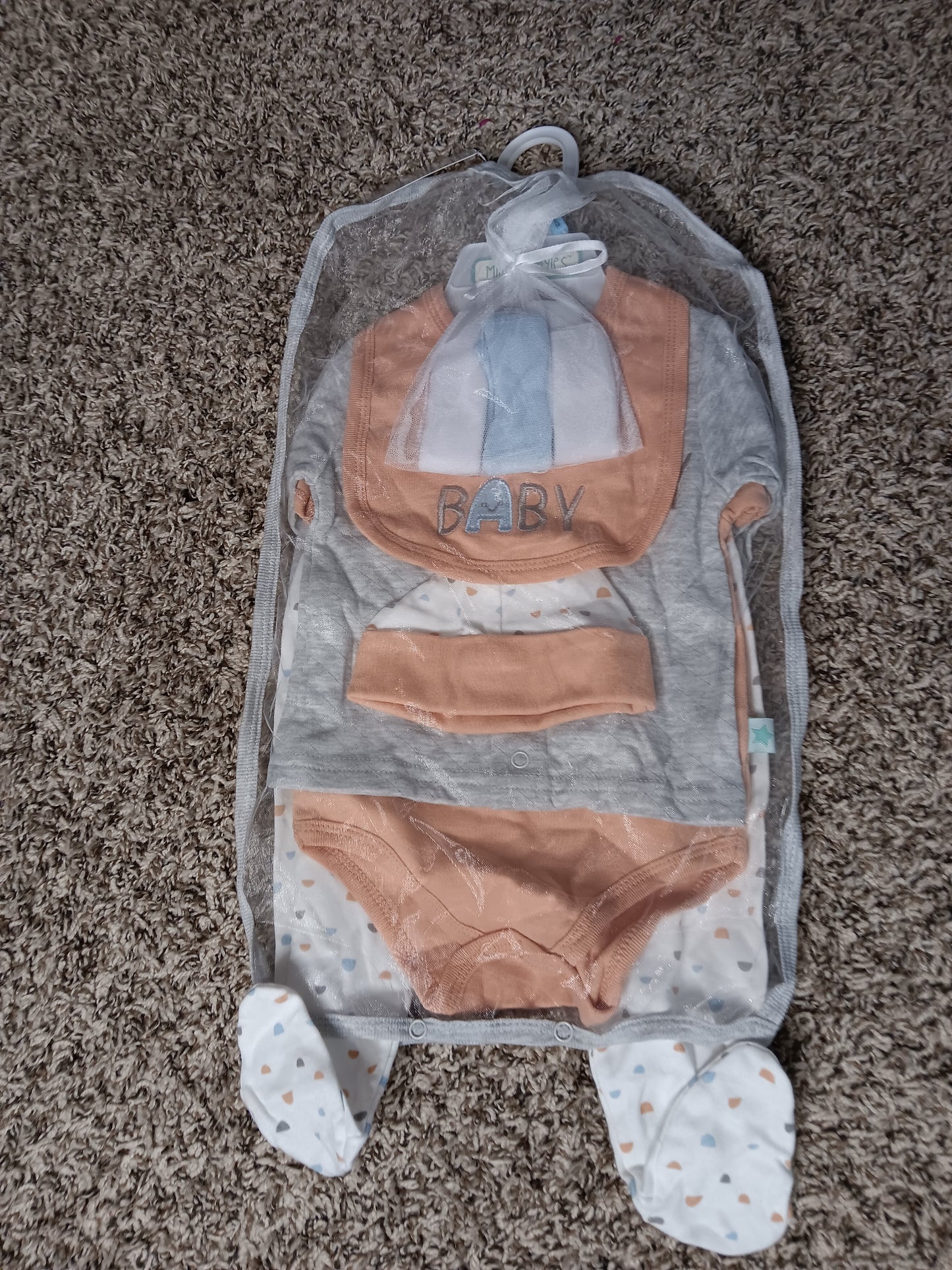Baby 9-Piece Layette Gift Set – Newborn Essentials Bundle image 0