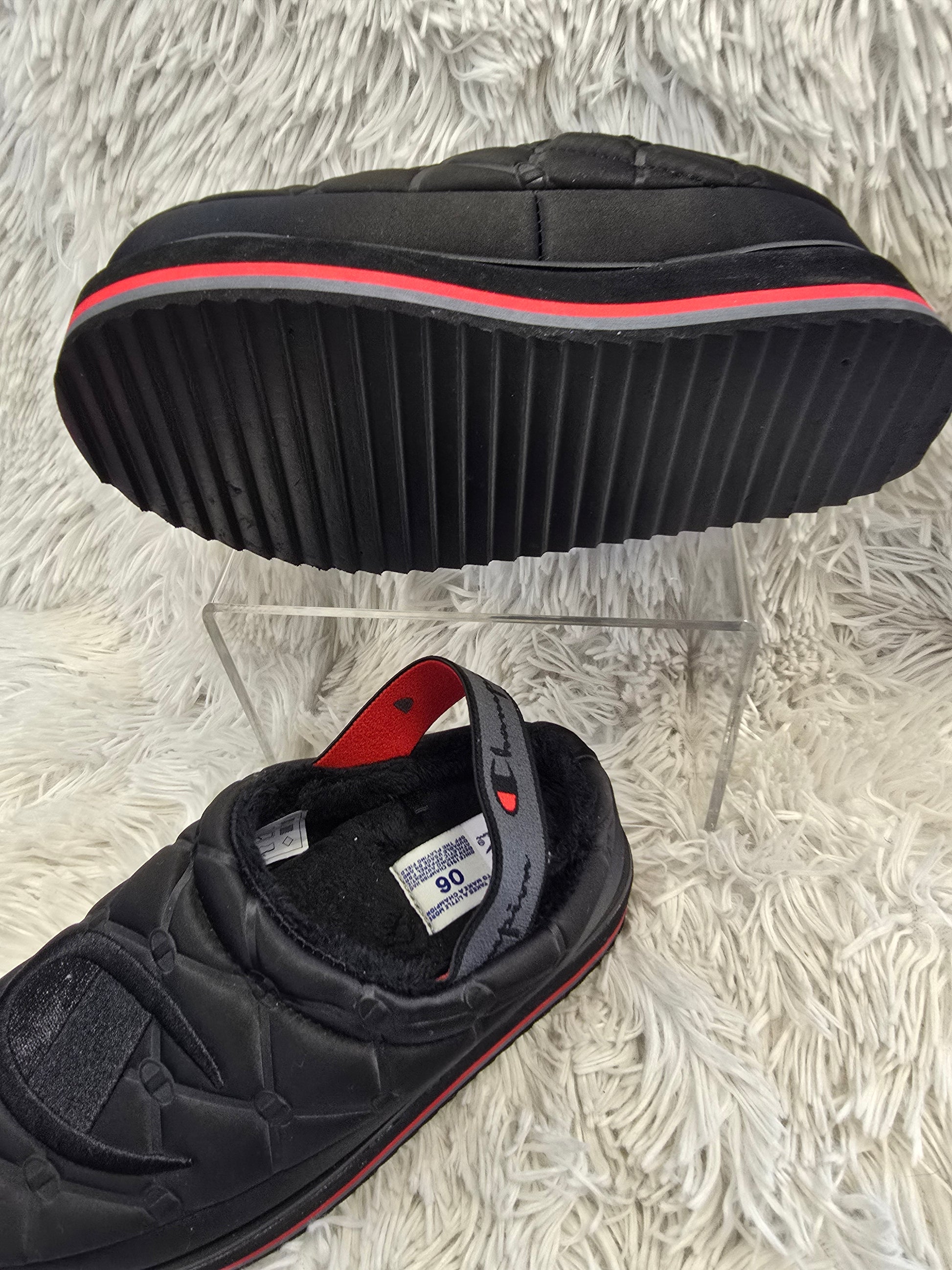 Champions soft slipper size 6 image 4