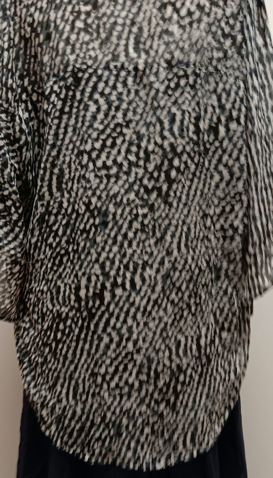 Black and white paraphrase blouse size XL image 0