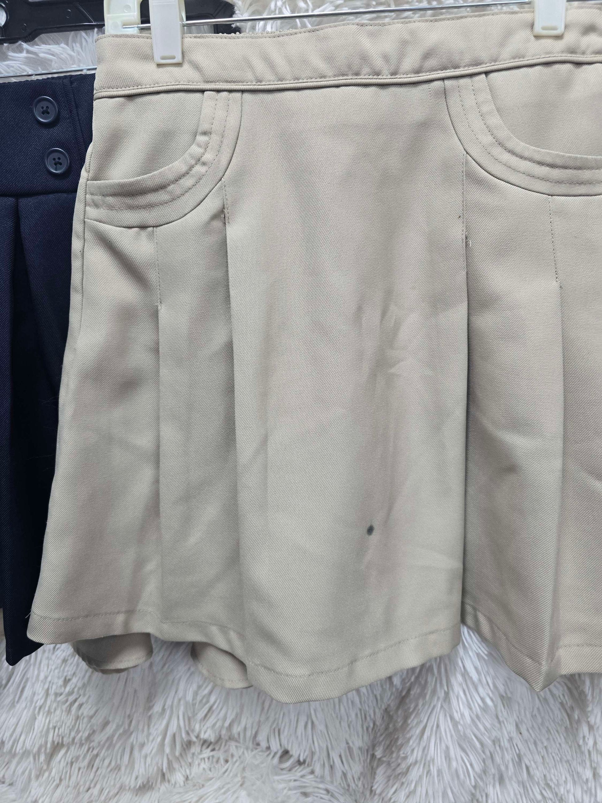 Set of 4 girl uniform skirt image 2