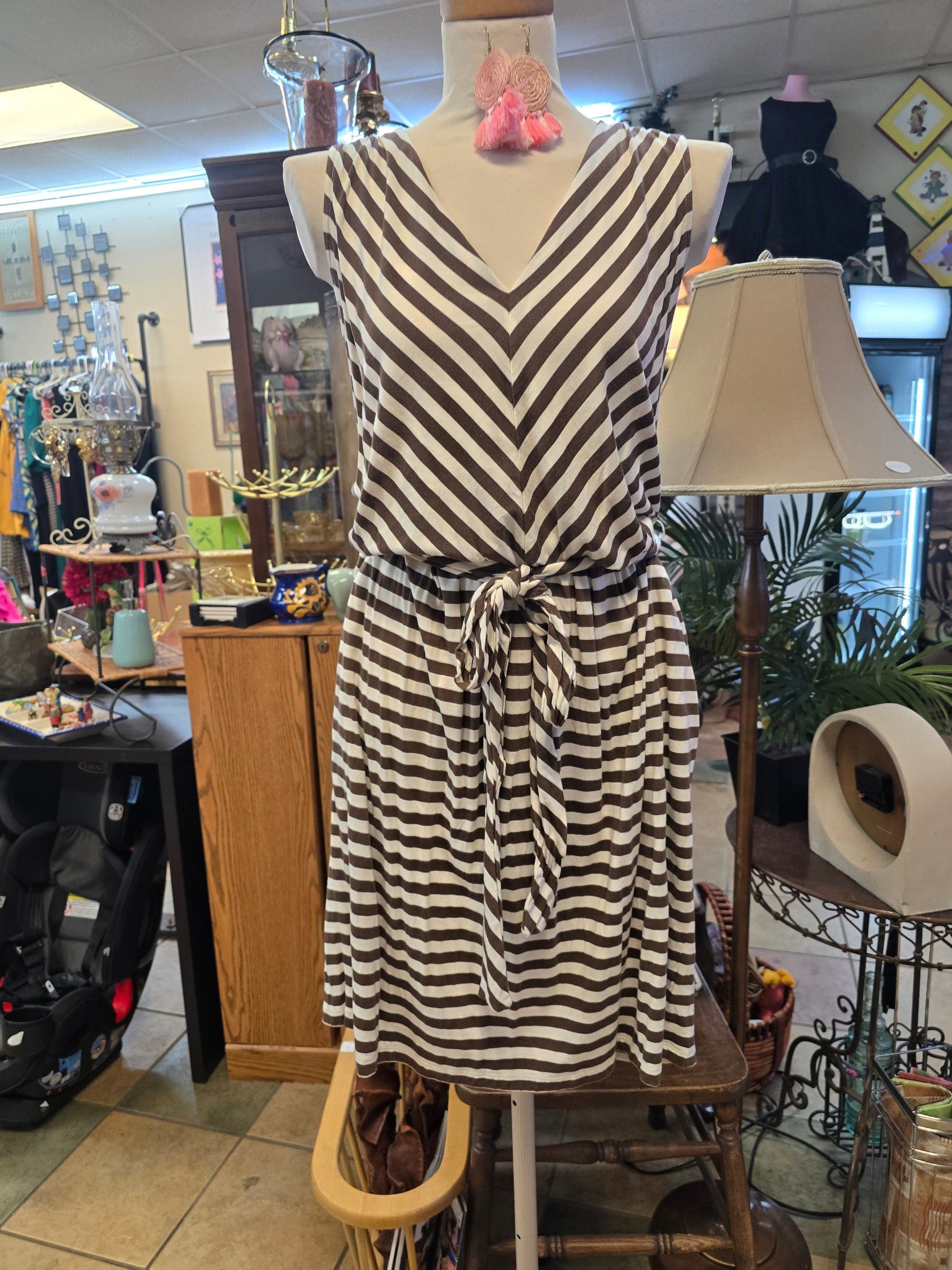 Talbot knee length 2 pocket dress image 5