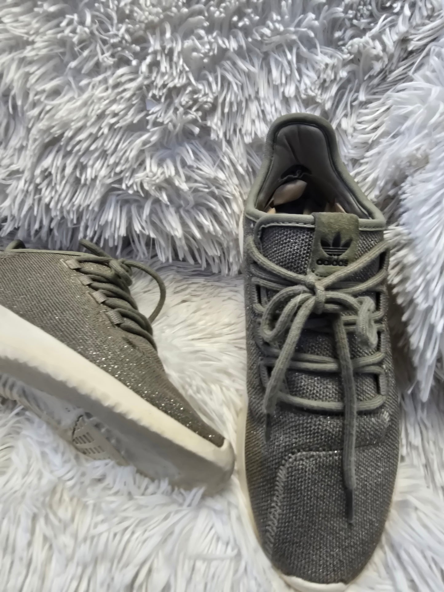 Women Adidas size 8 shoe image 0