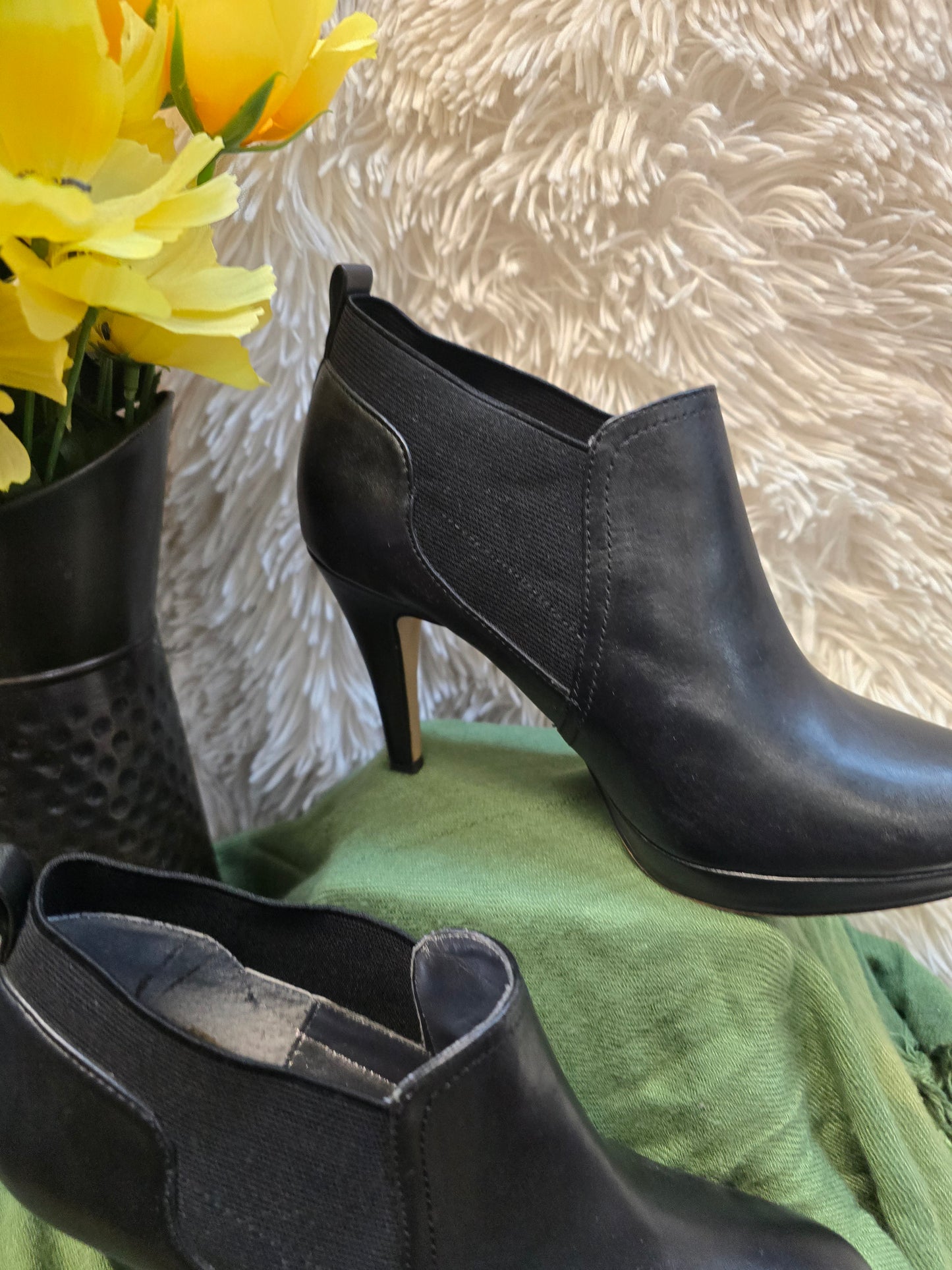 Adrienne Vittadini shoe size 6M image 0