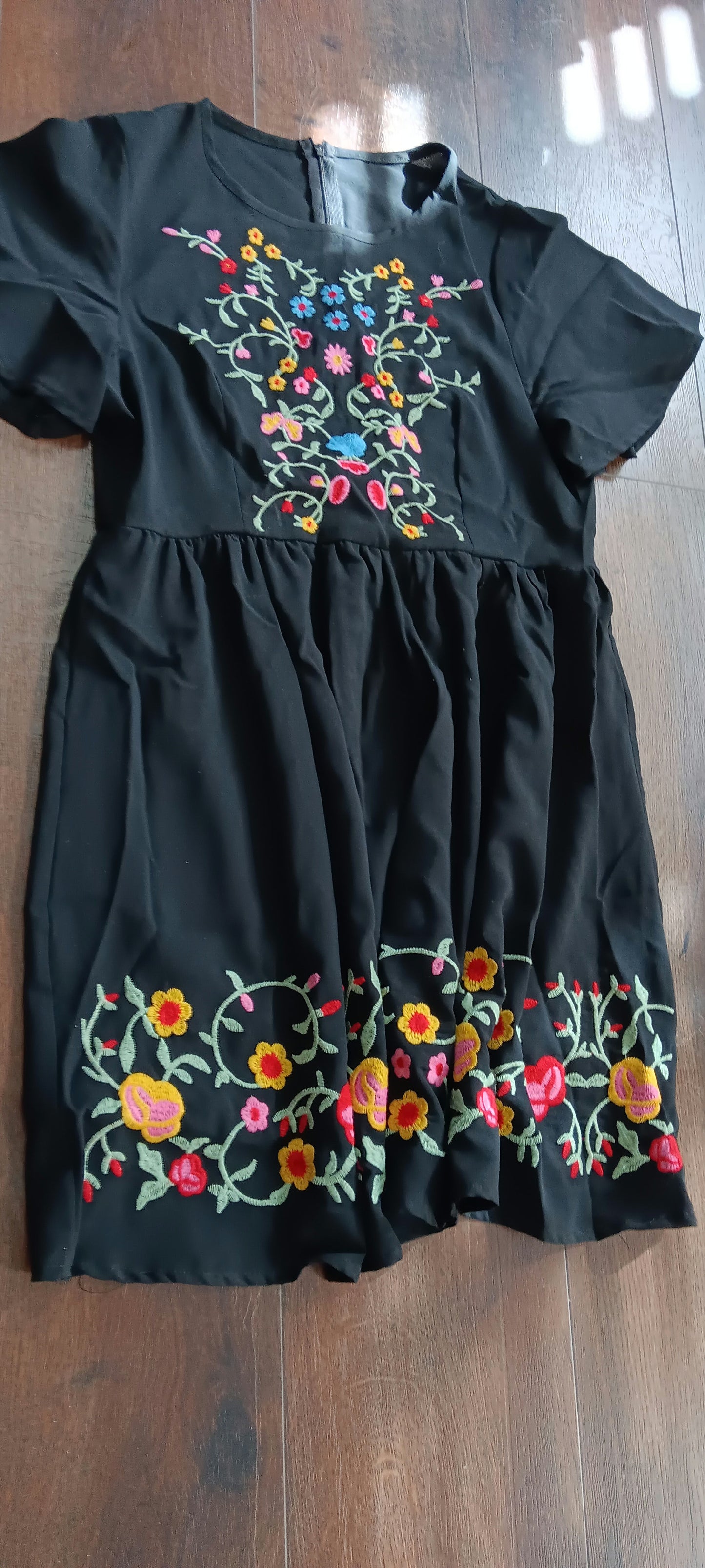 Flowery dress size D image 2