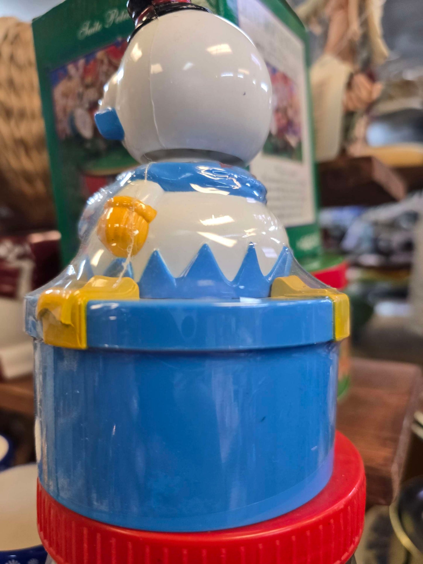 Bubble head Christmas box image 1
