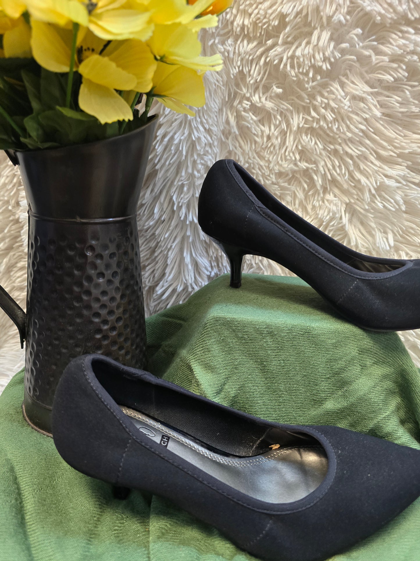 Impo black small heel shoe size 6.5 image 2