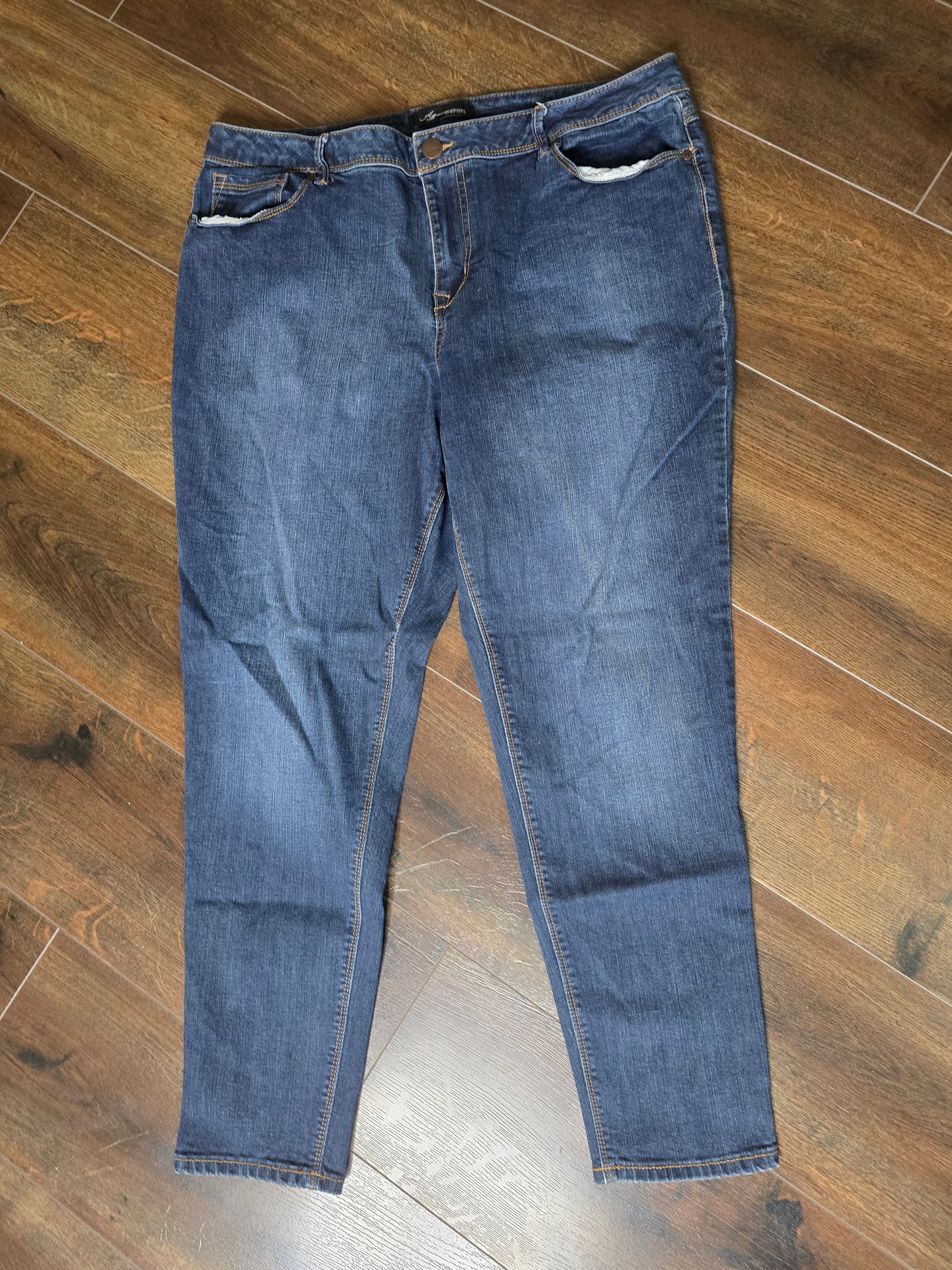 Women jeans/denim size 22 image 0