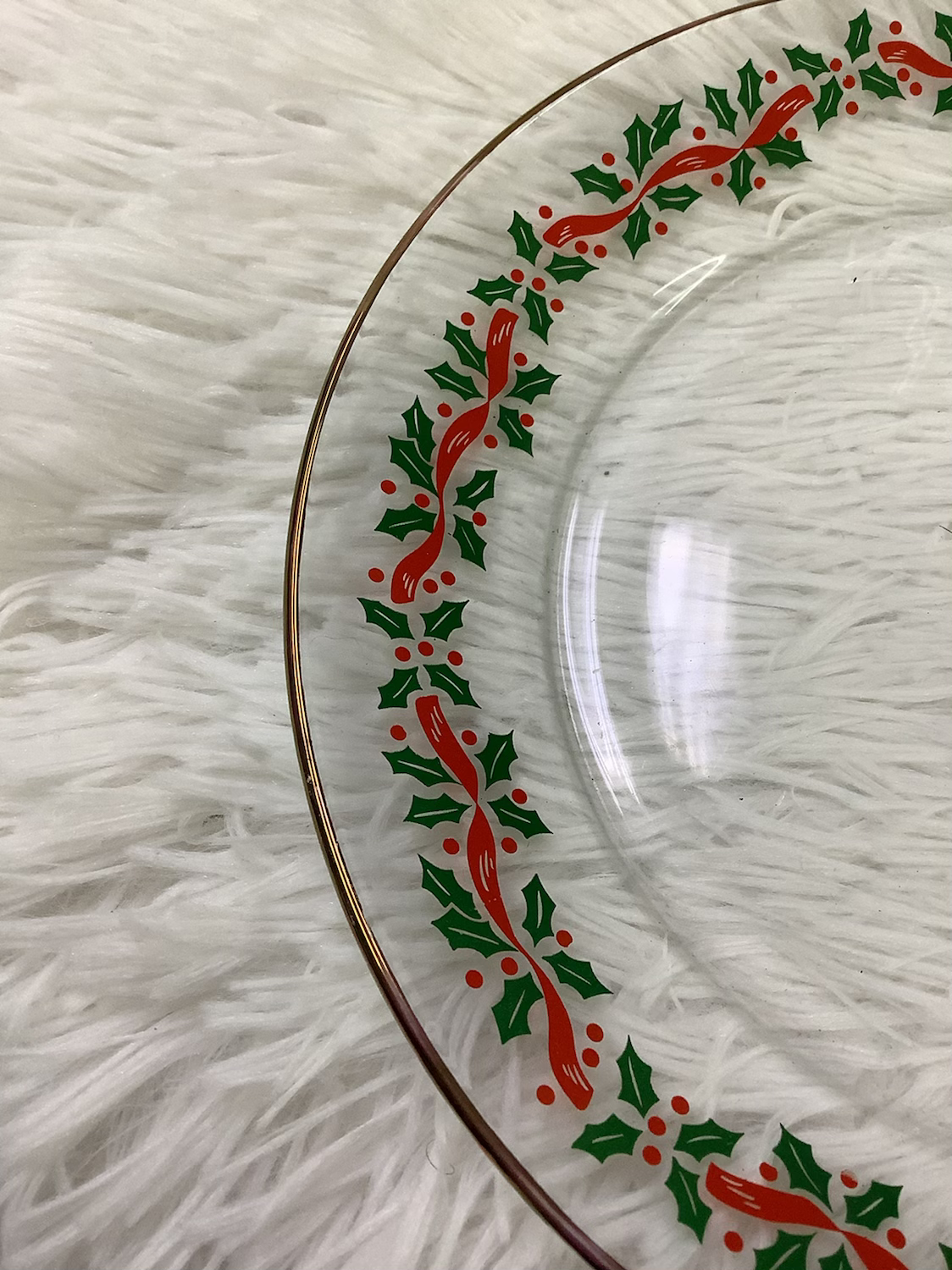 Holly themed dishware image 5