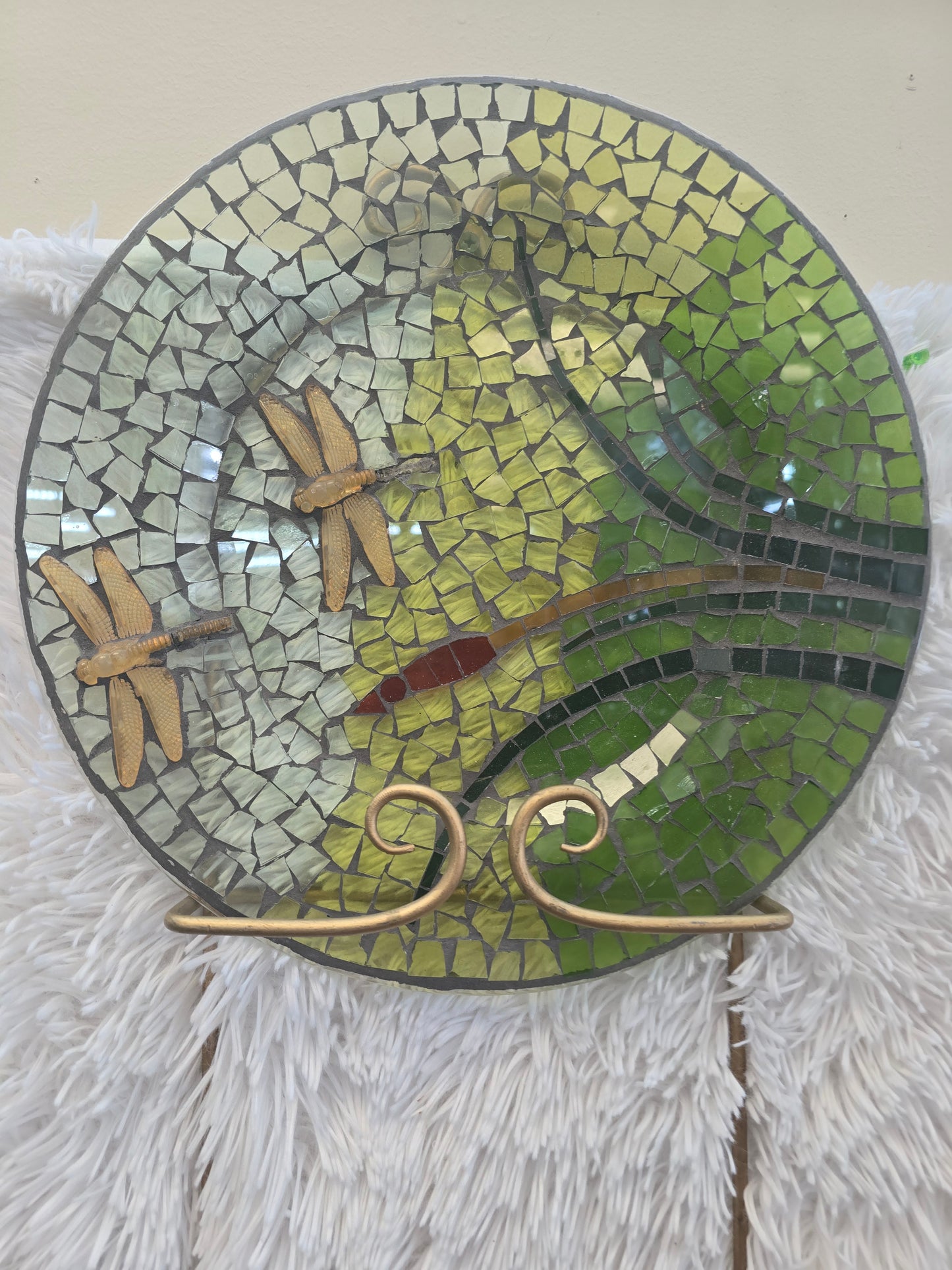 Yellow and green firefly decorative plate image 0