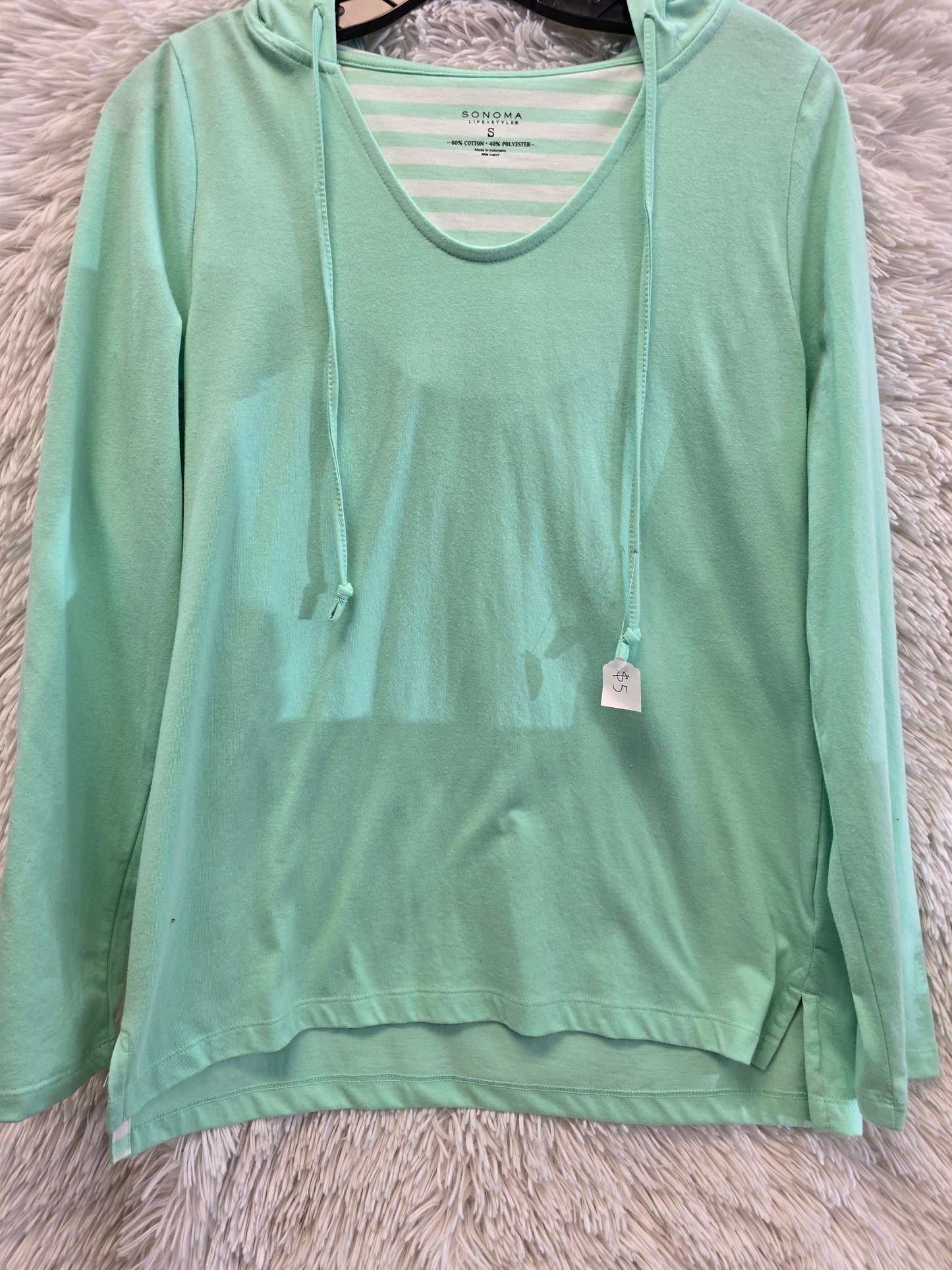 Green hoodie blouse S image 0