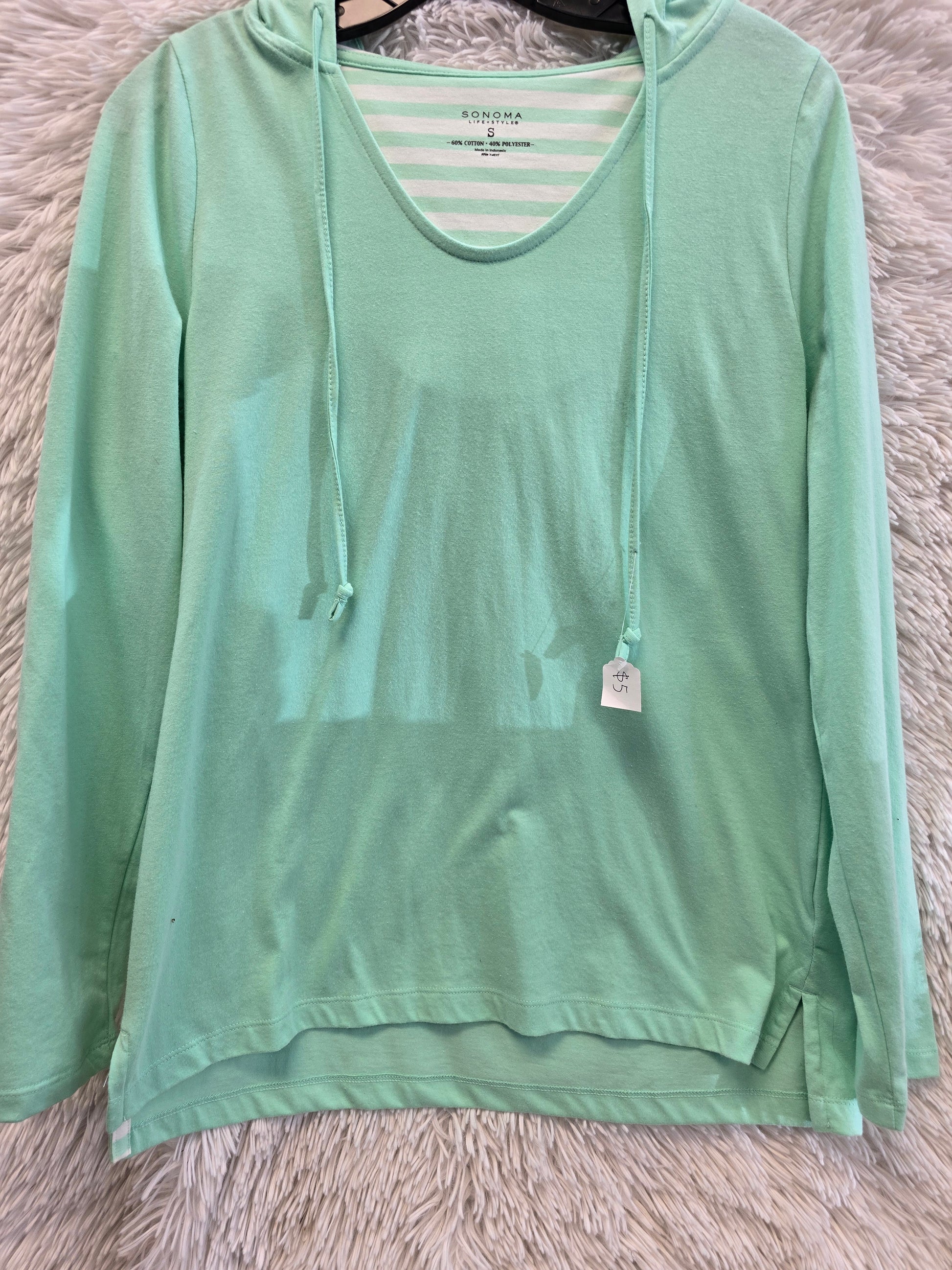 Green hoodie blouse S image 0