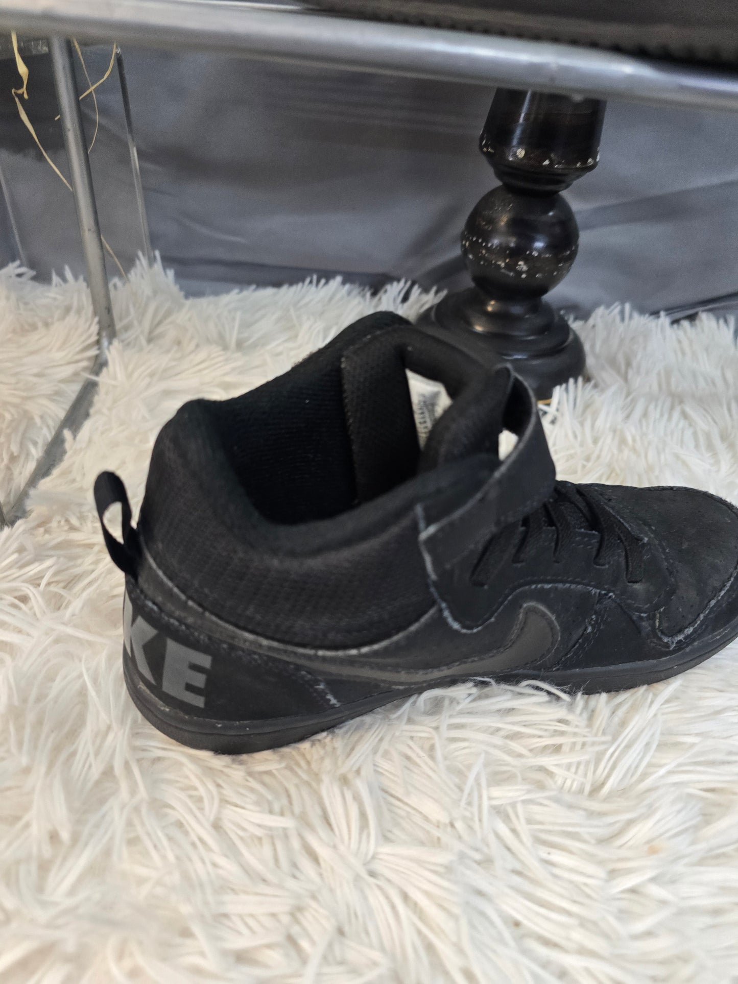 Nike youth size 2 image 4