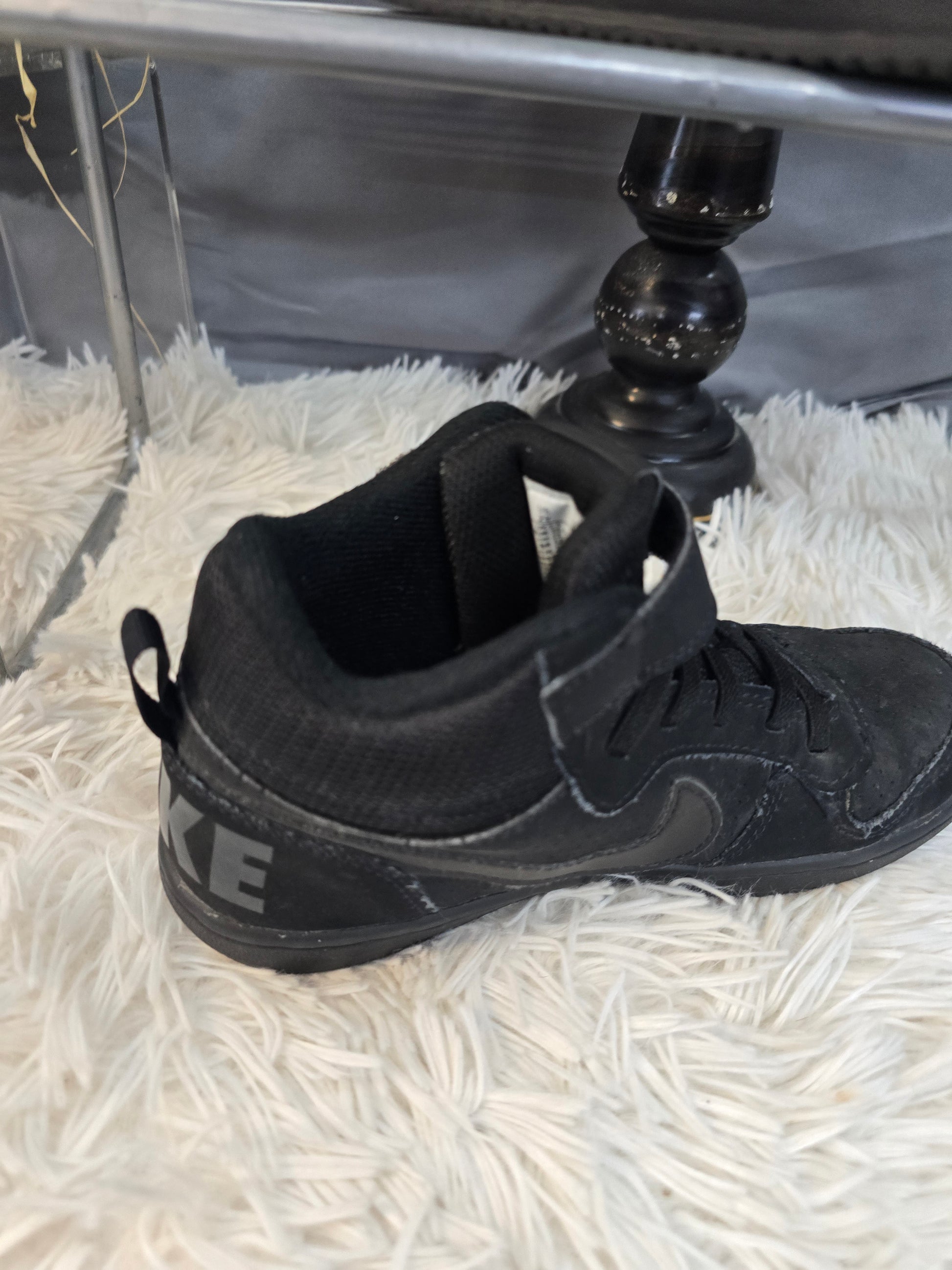 Nike youth size 2 image 4