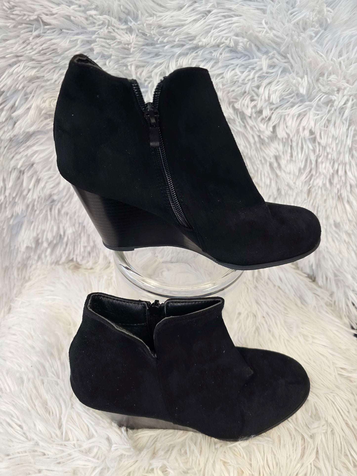 Black boots image 1