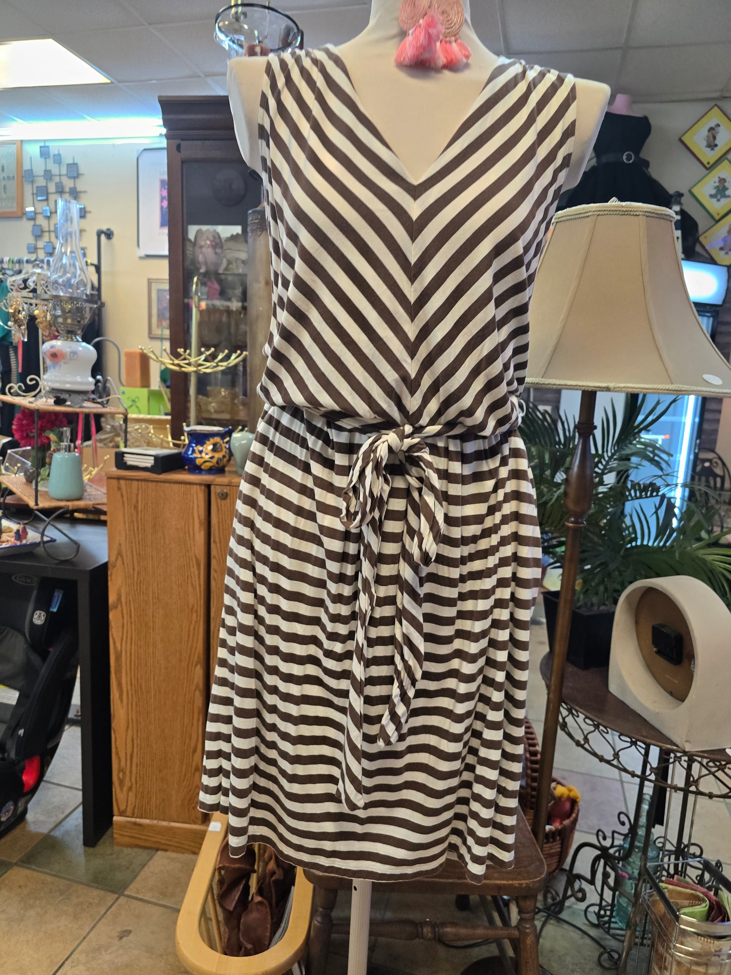 Talbot knee length 2 pocket dress image 1