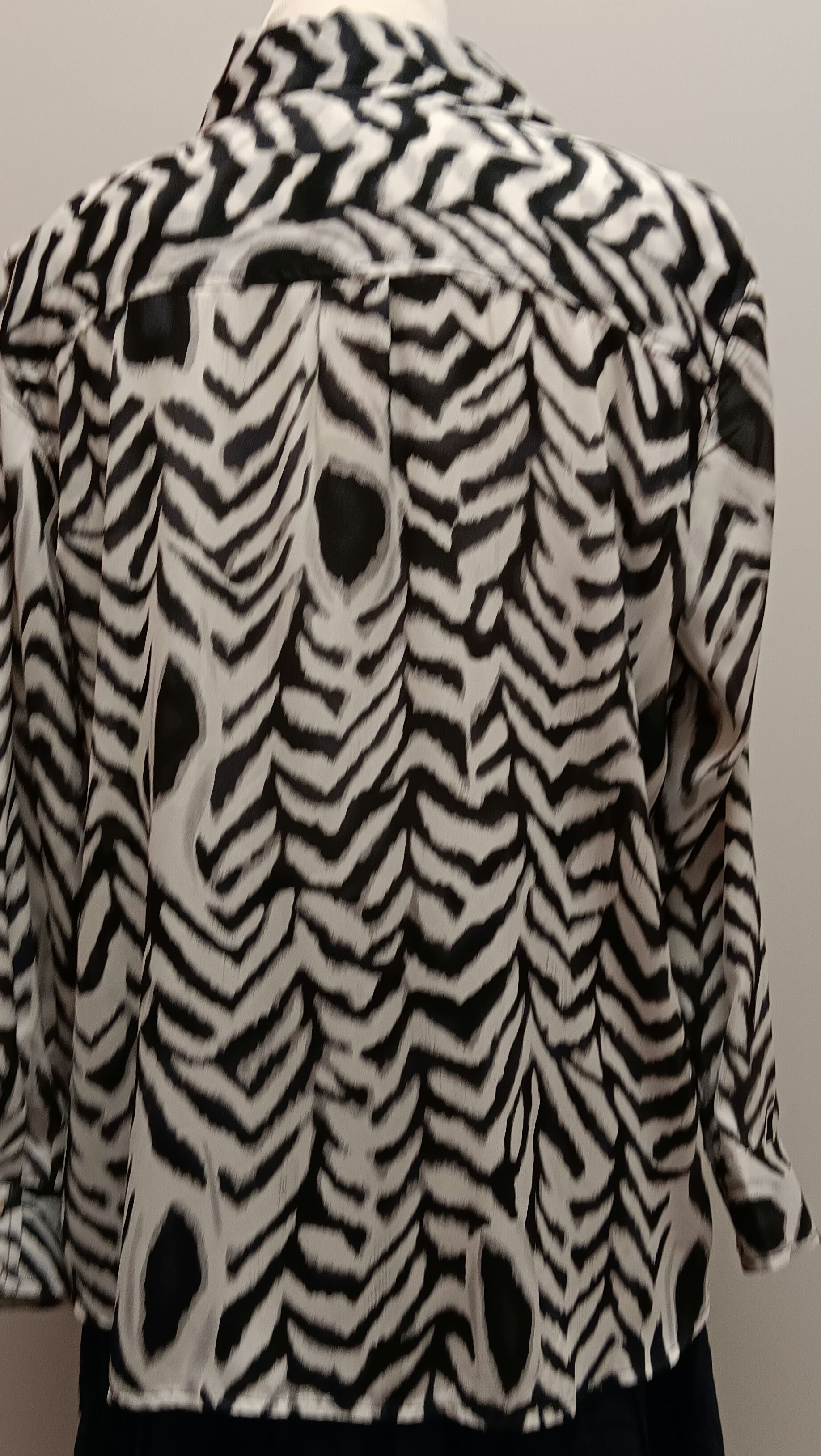 Zebra stripes dress barn blouse new with tag size 1X image 9