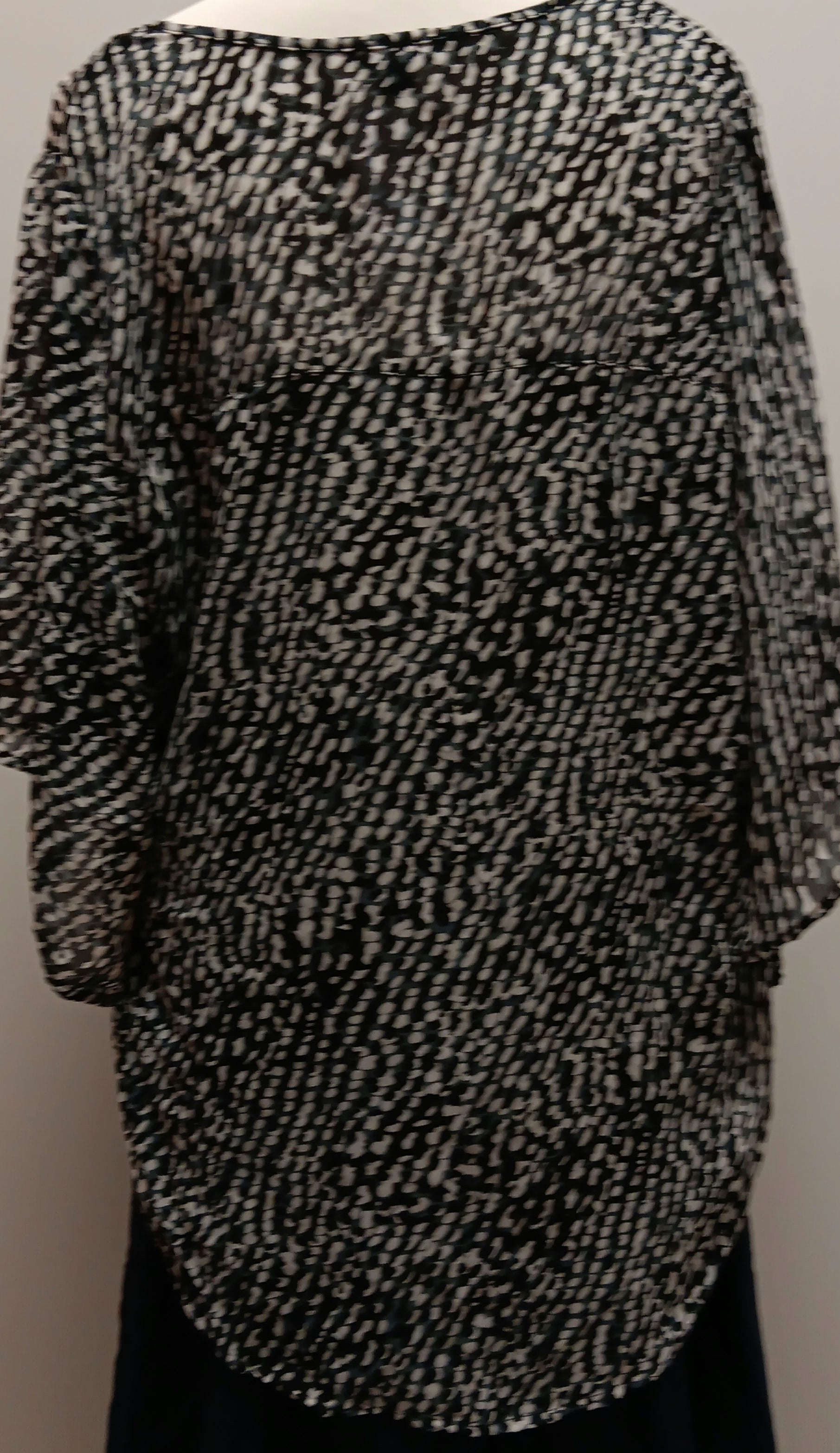 Black and white paraphrase blouse size XL image 1