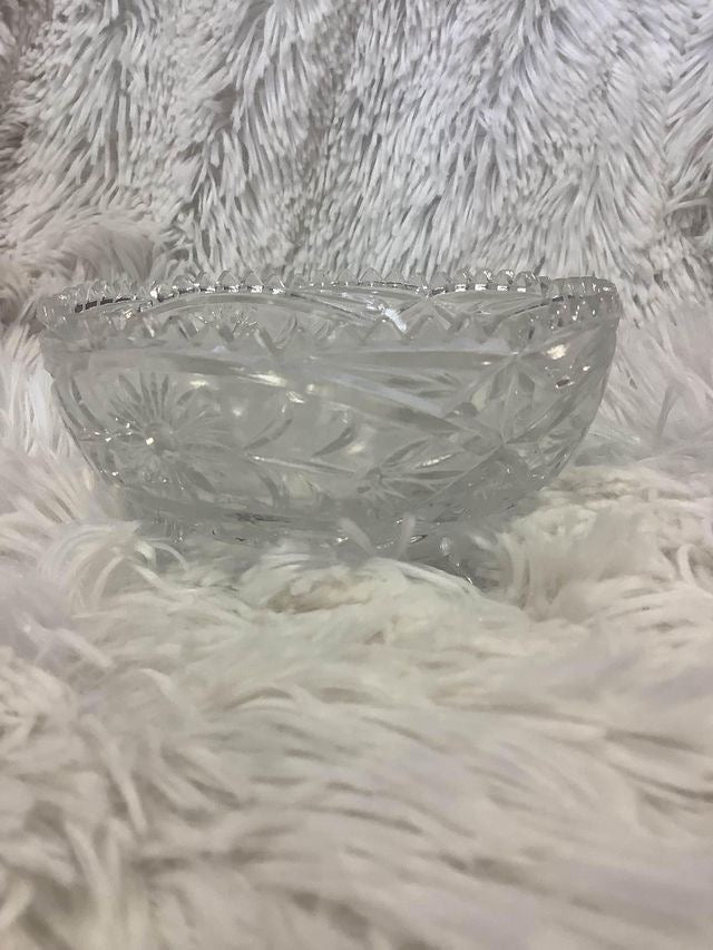 Three legged glass bowl image 2